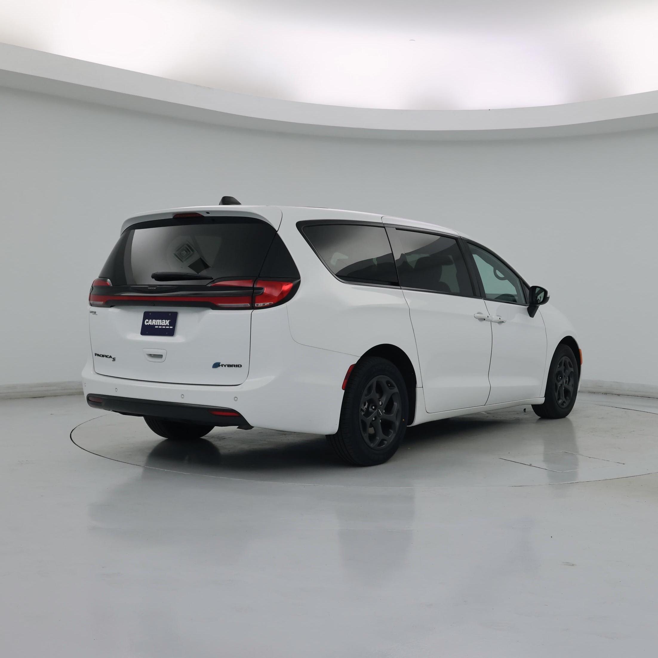 Thumbnail: 2023 Chrysler Pacifica - 8