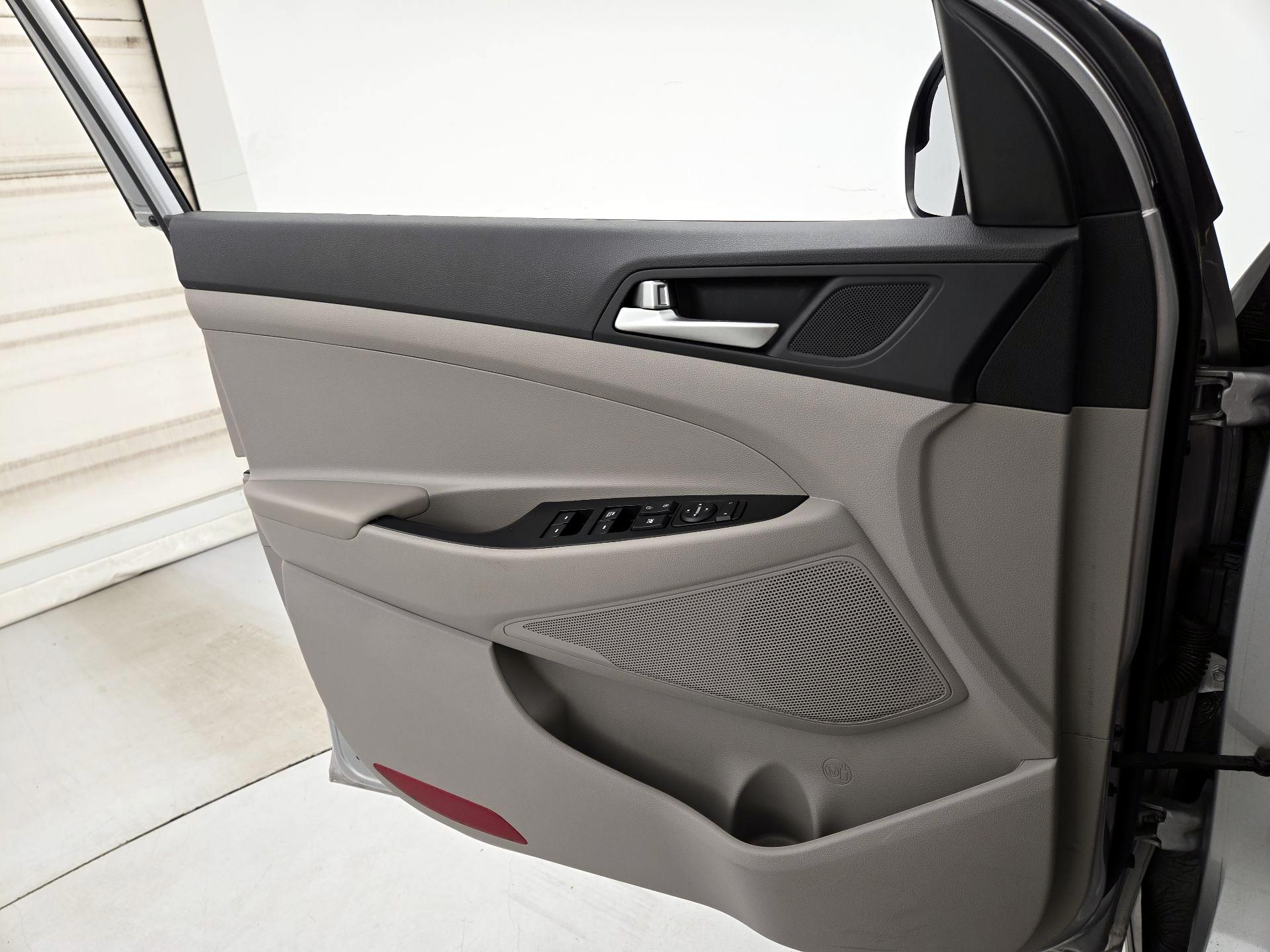 Thumbnail: 2020 Hyundai Tucson - 12