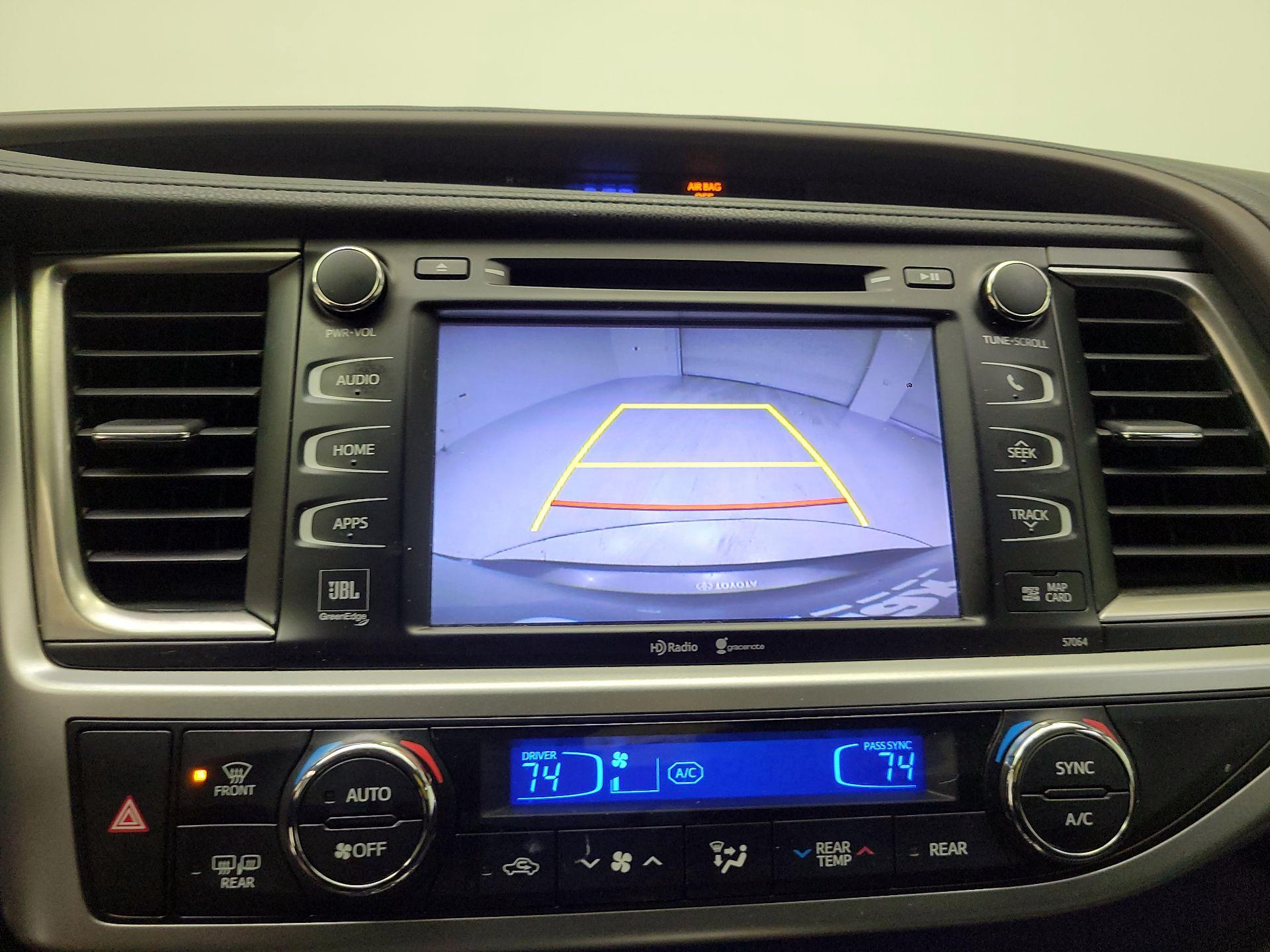 Thumbnail: 2014 Toyota Highlander - 12