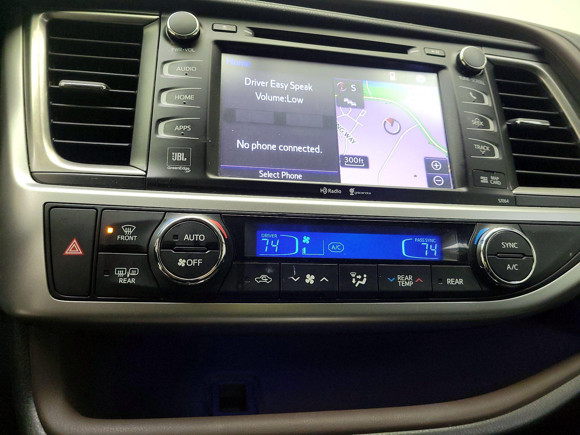 Thumbnail: 2014 Toyota Highlander - 14