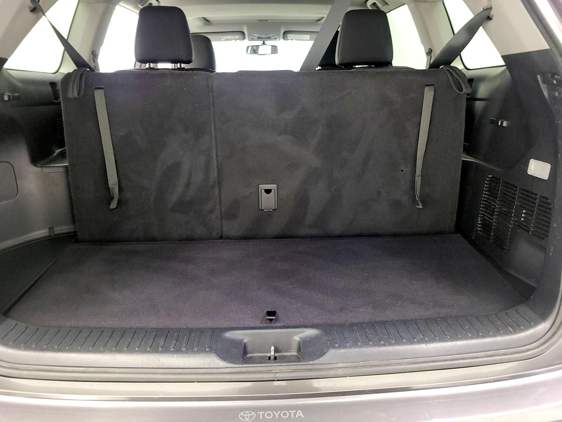 Thumbnail: 2014 Toyota Highlander - 18