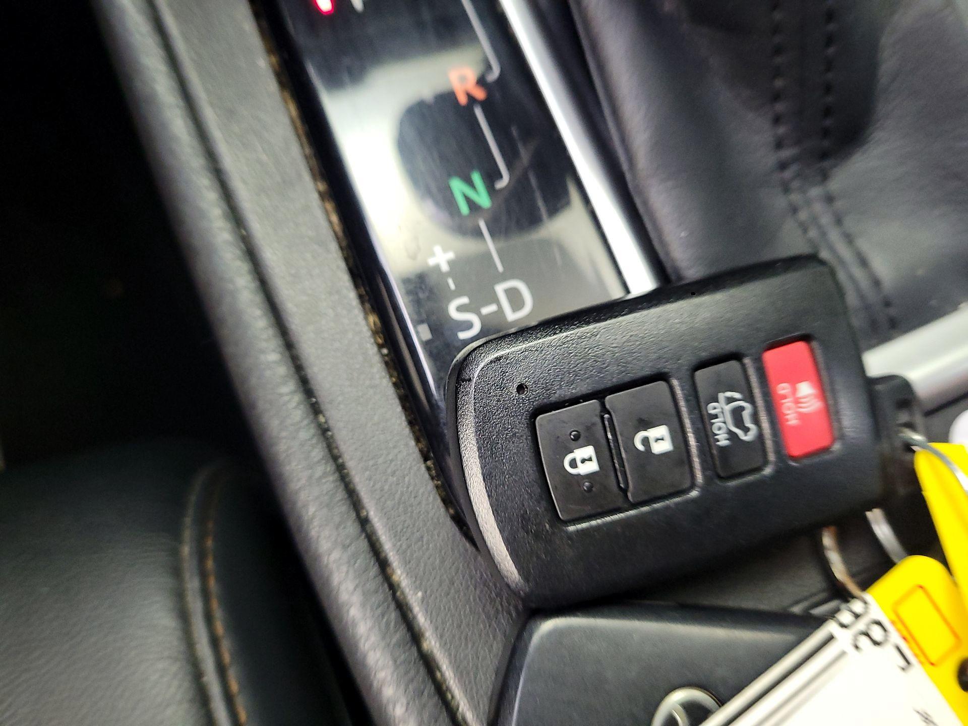 Thumbnail: 2014 Toyota Highlander - 20