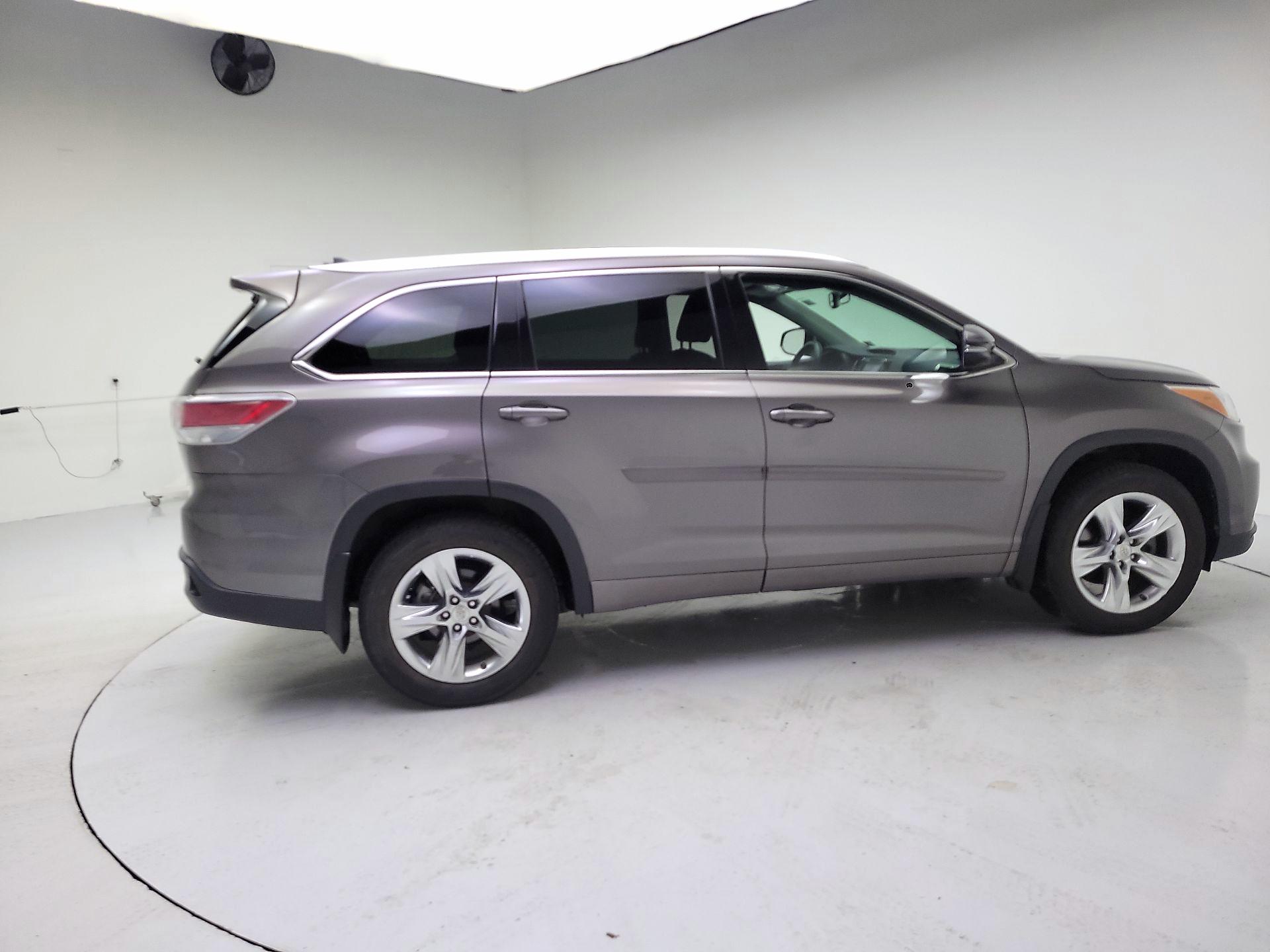 Thumbnail: 2014 Toyota Highlander - 4