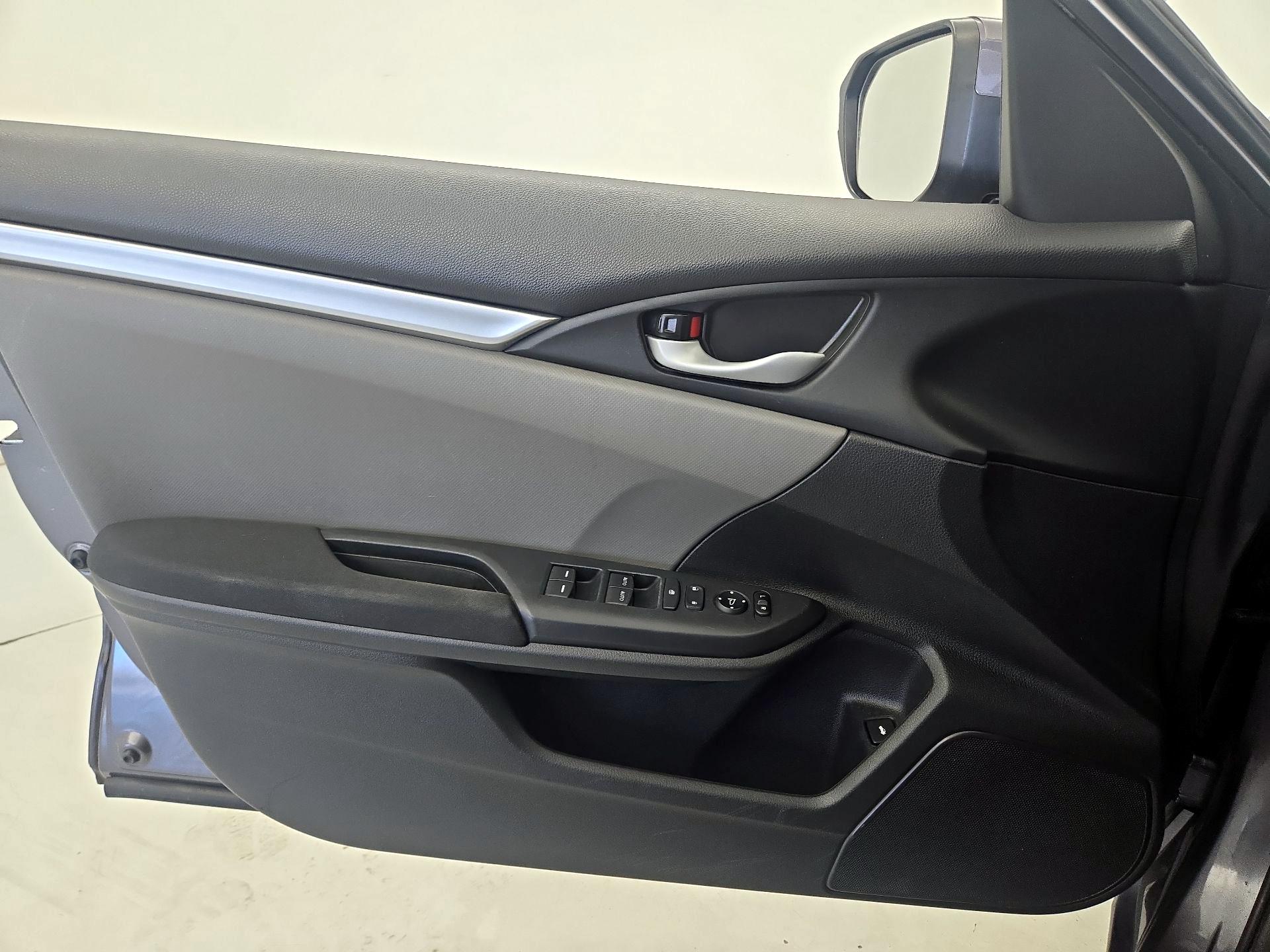 Thumbnail: 2018 Honda Civic - 10