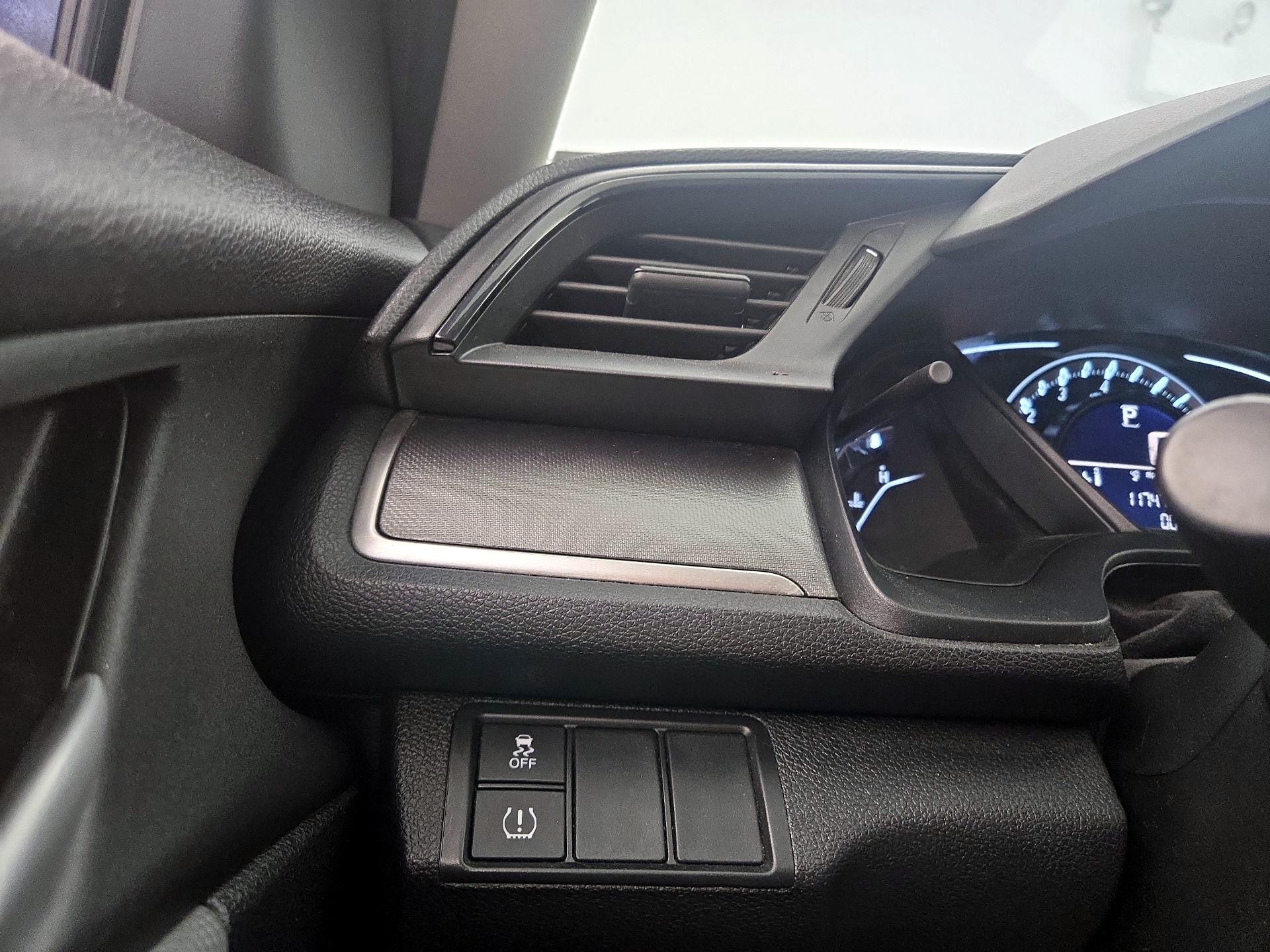 Thumbnail: 2018 Honda Civic - 11