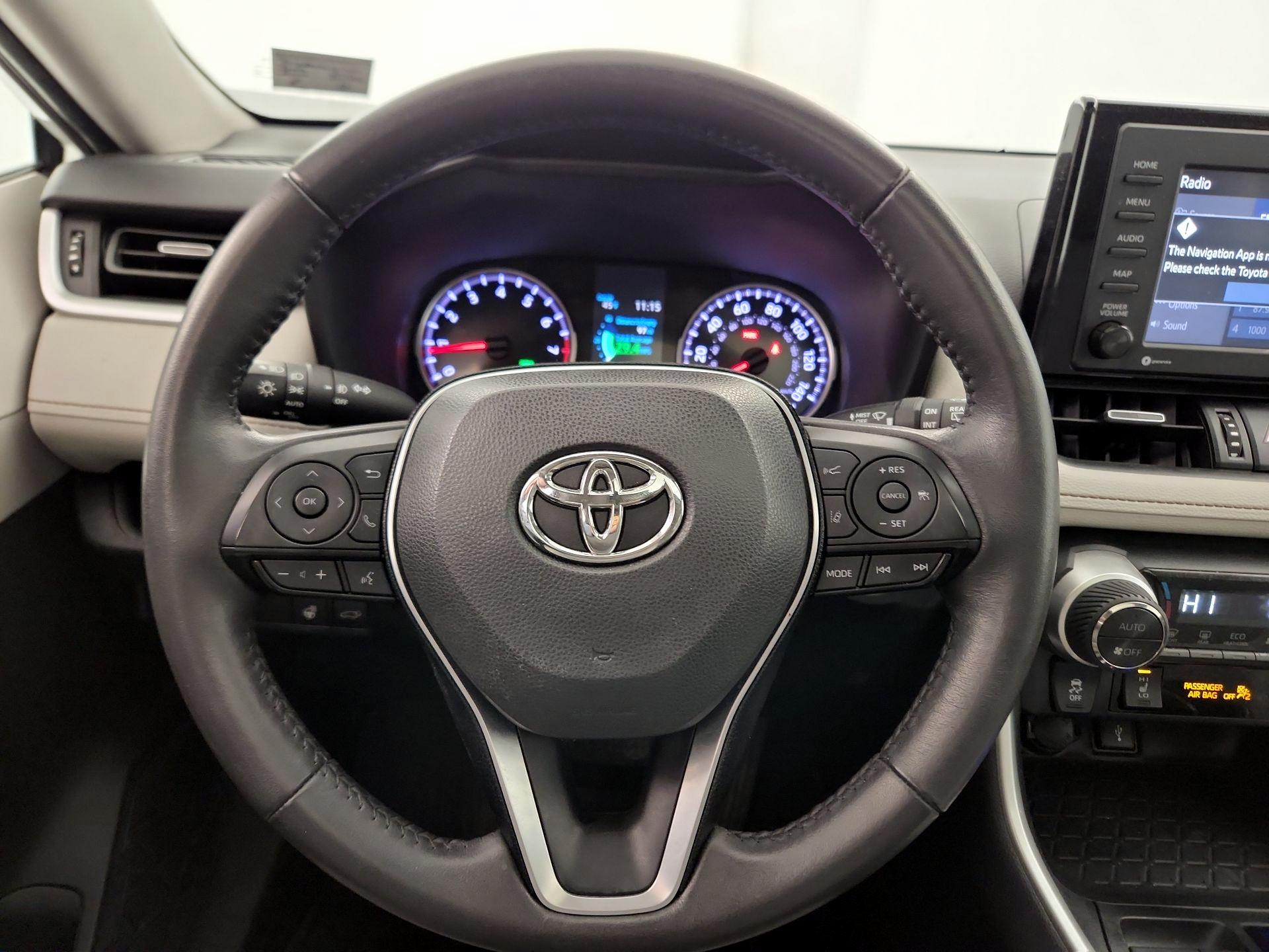 Thumbnail: 2020 Toyota RAV4 - 10