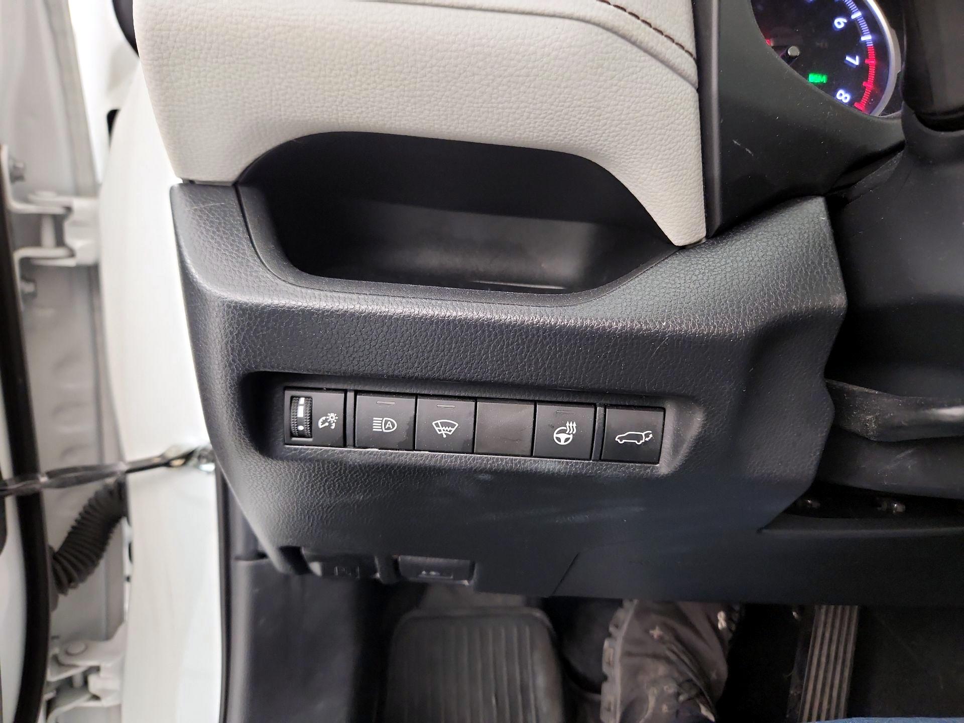 Thumbnail: 2020 Toyota RAV4 - 13