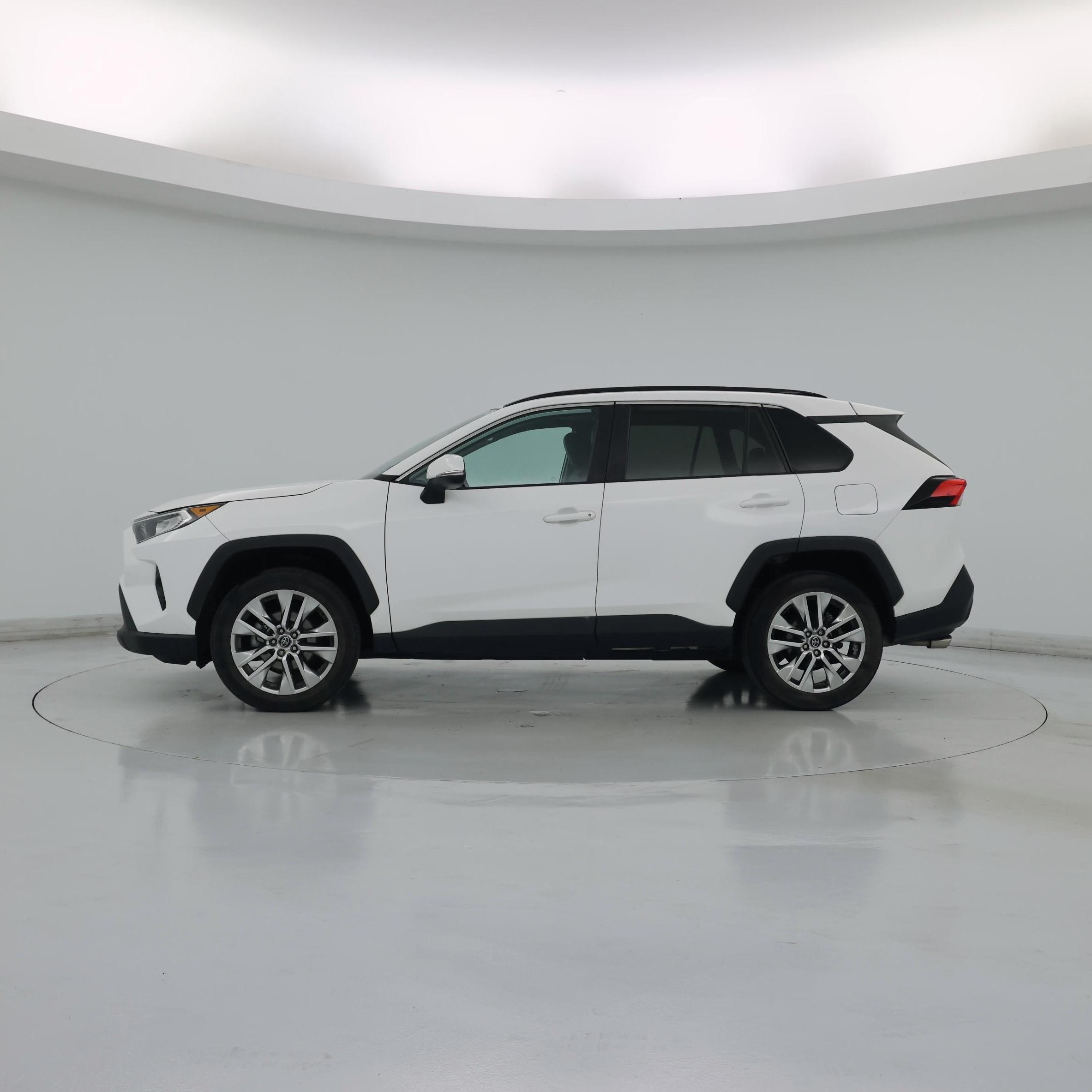 Thumbnail: 2020 Toyota RAV4 - 3