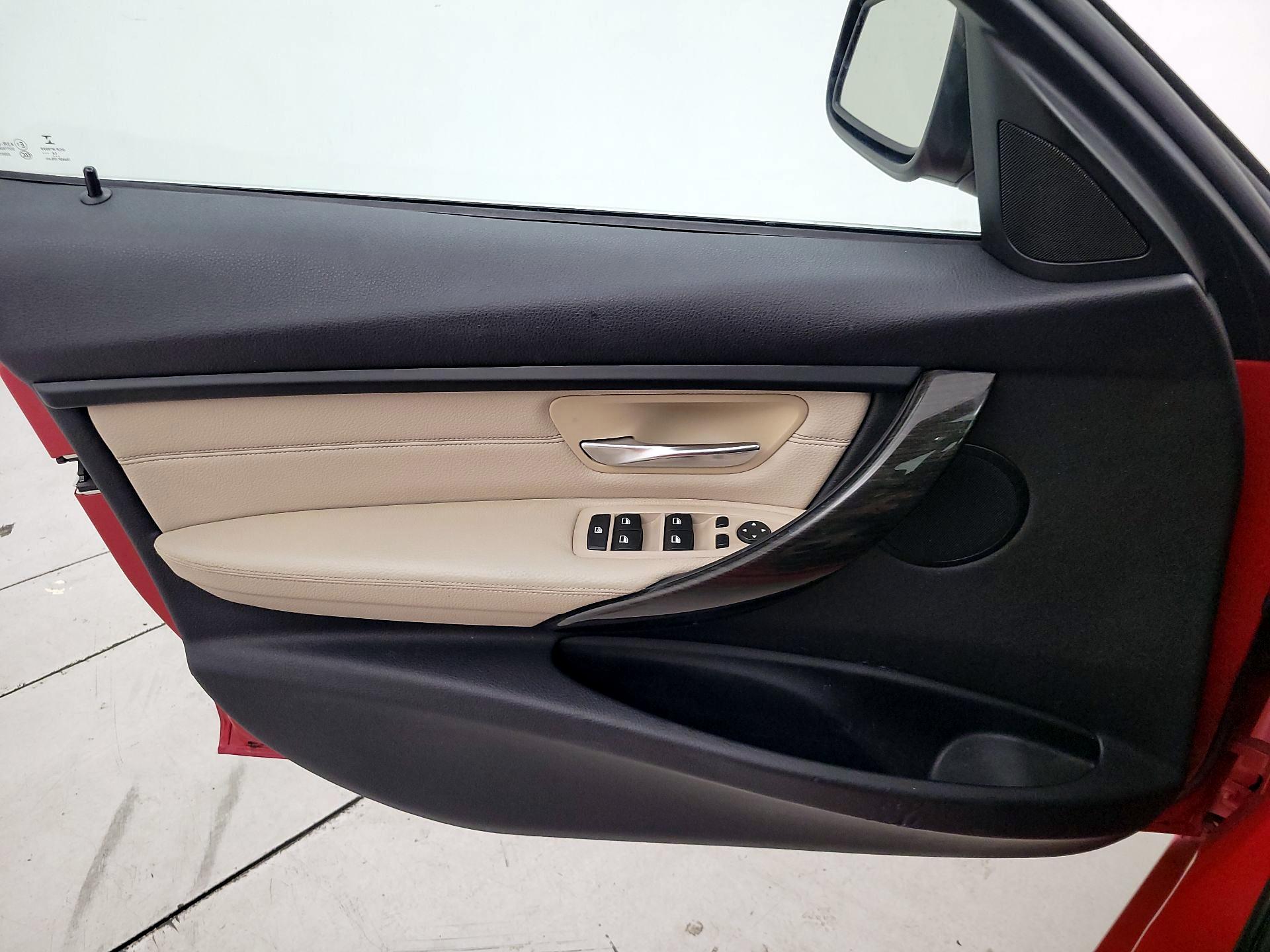 Thumbnail: 2015 BMW 3 Series - 12