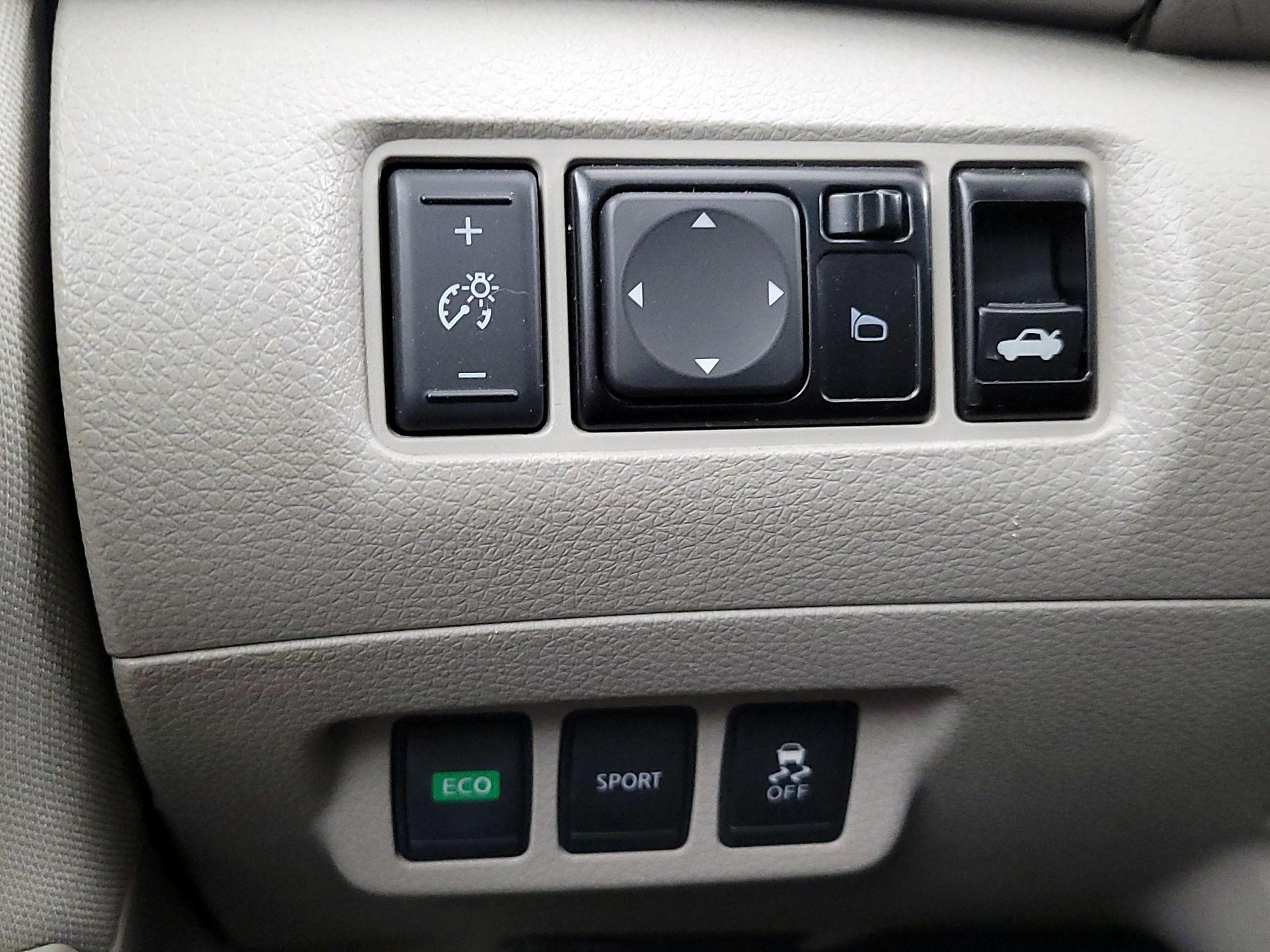 Thumbnail: 2014 Nissan Sentra - 13