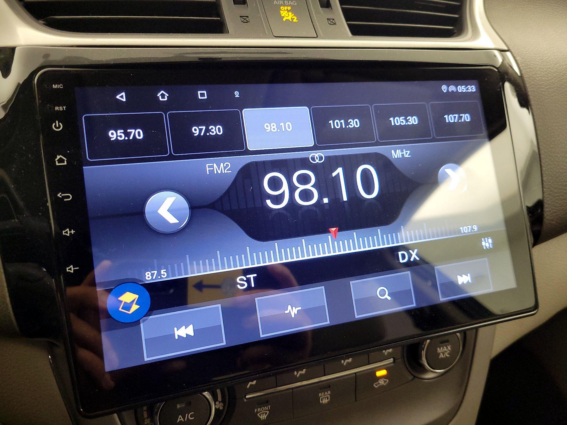 Thumbnail: 2014 Nissan Sentra - 15