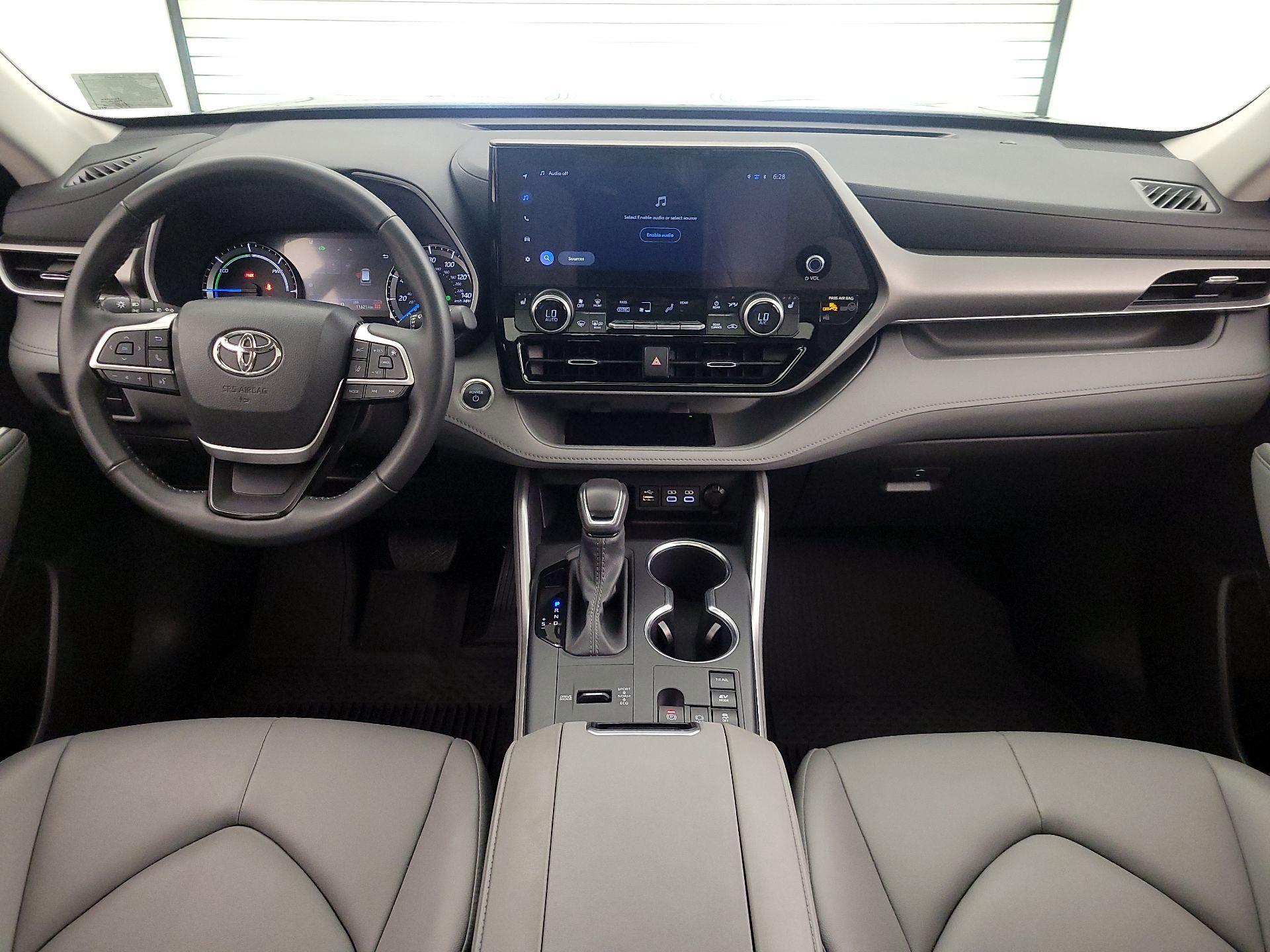 Thumbnail: 2025 Toyota Highlander - 9