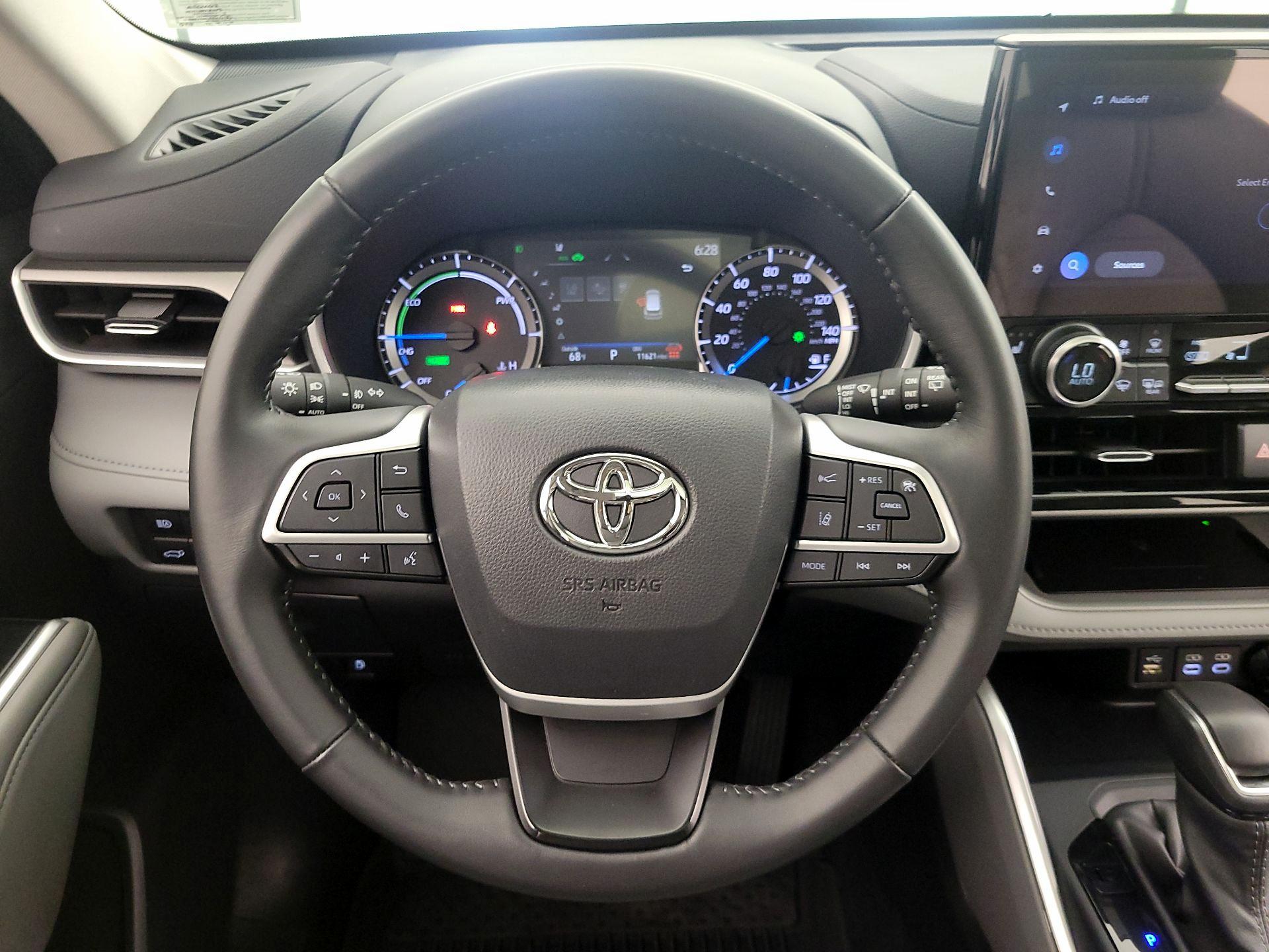 Thumbnail: 2025 Toyota Highlander - 10