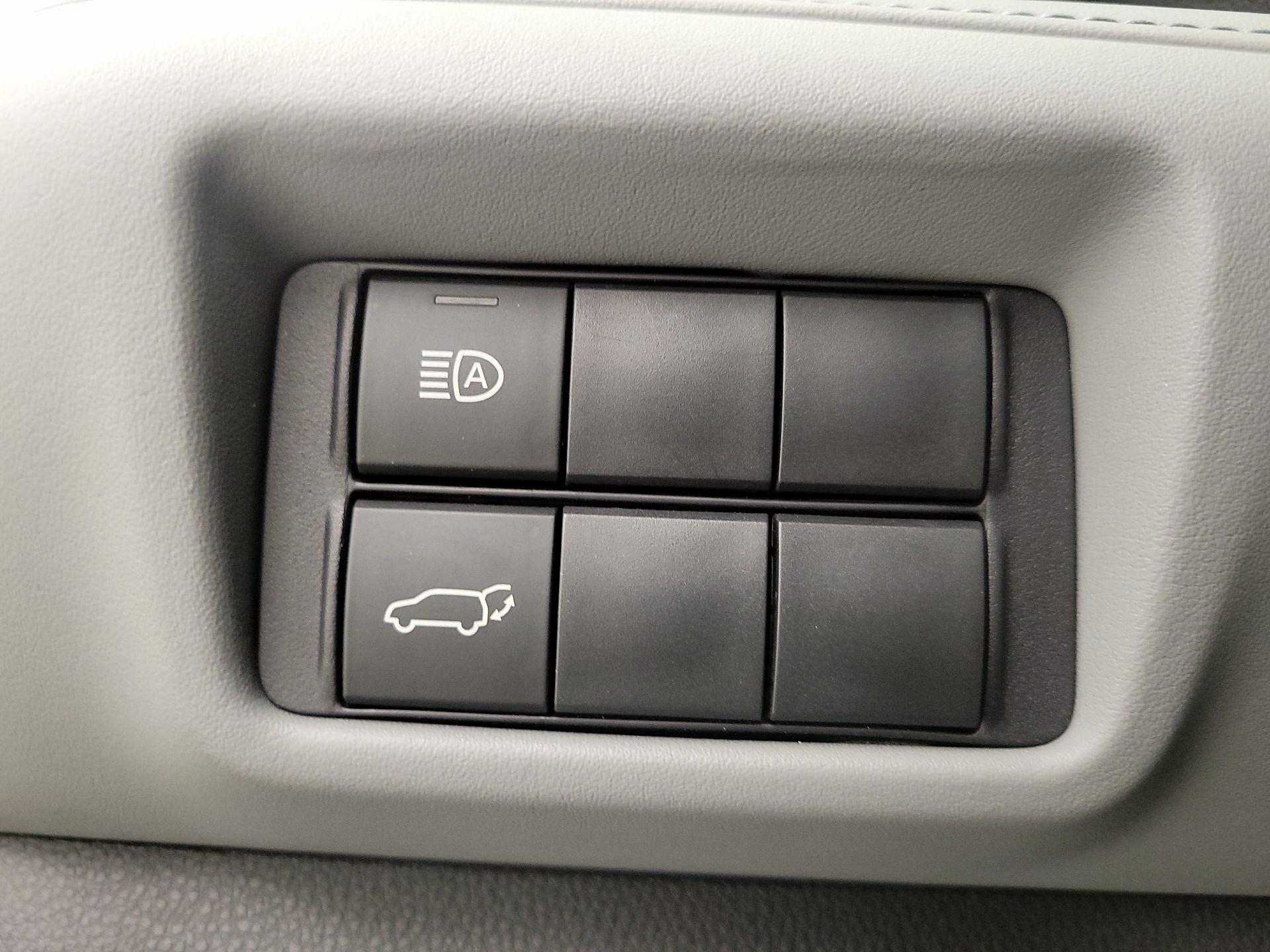 Thumbnail: 2025 Toyota Highlander - 13