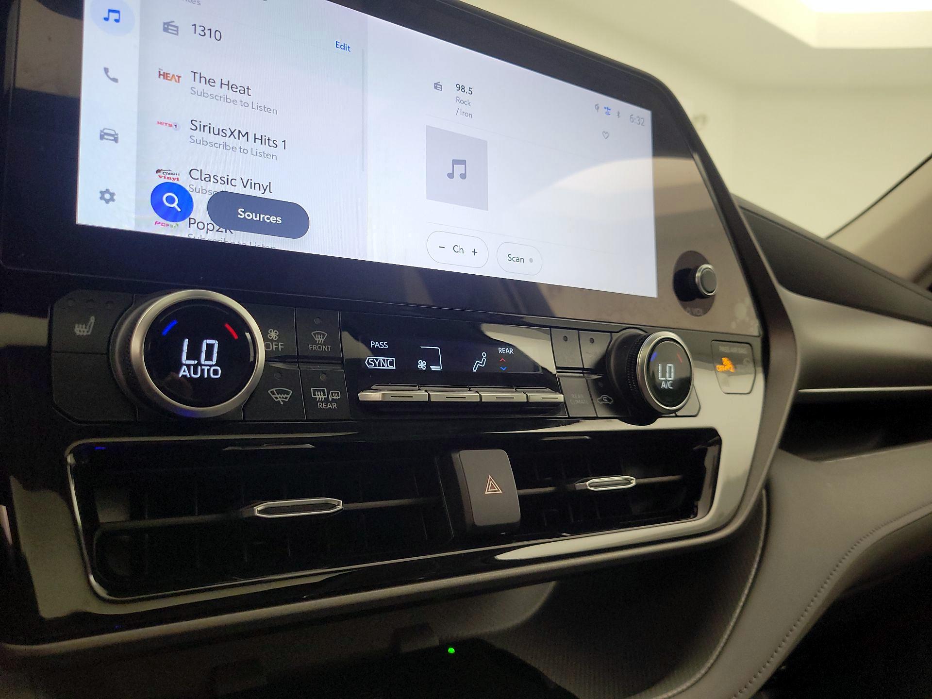 Thumbnail: 2025 Toyota Highlander - 17