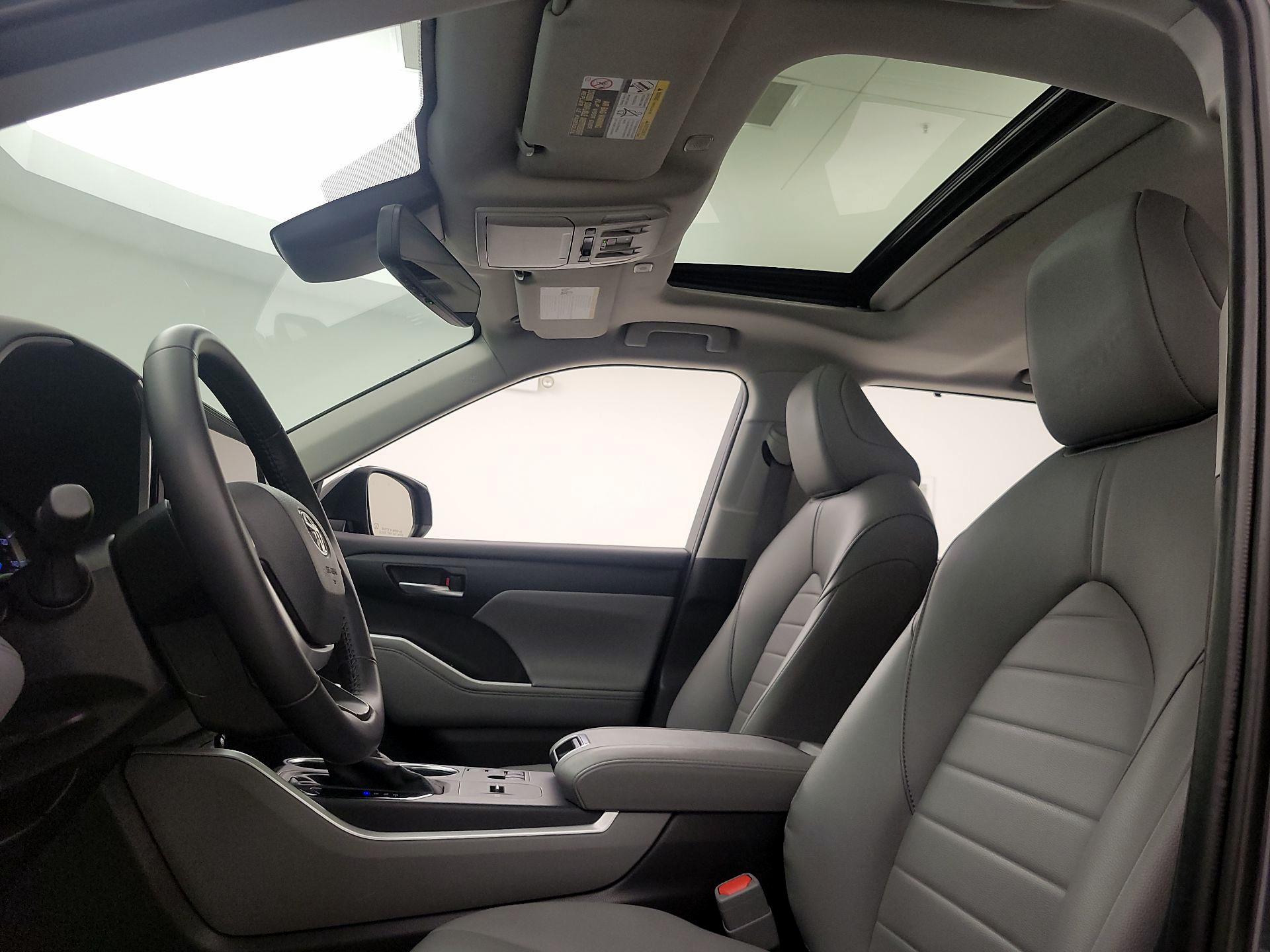 Thumbnail: 2025 Toyota Highlander - 20