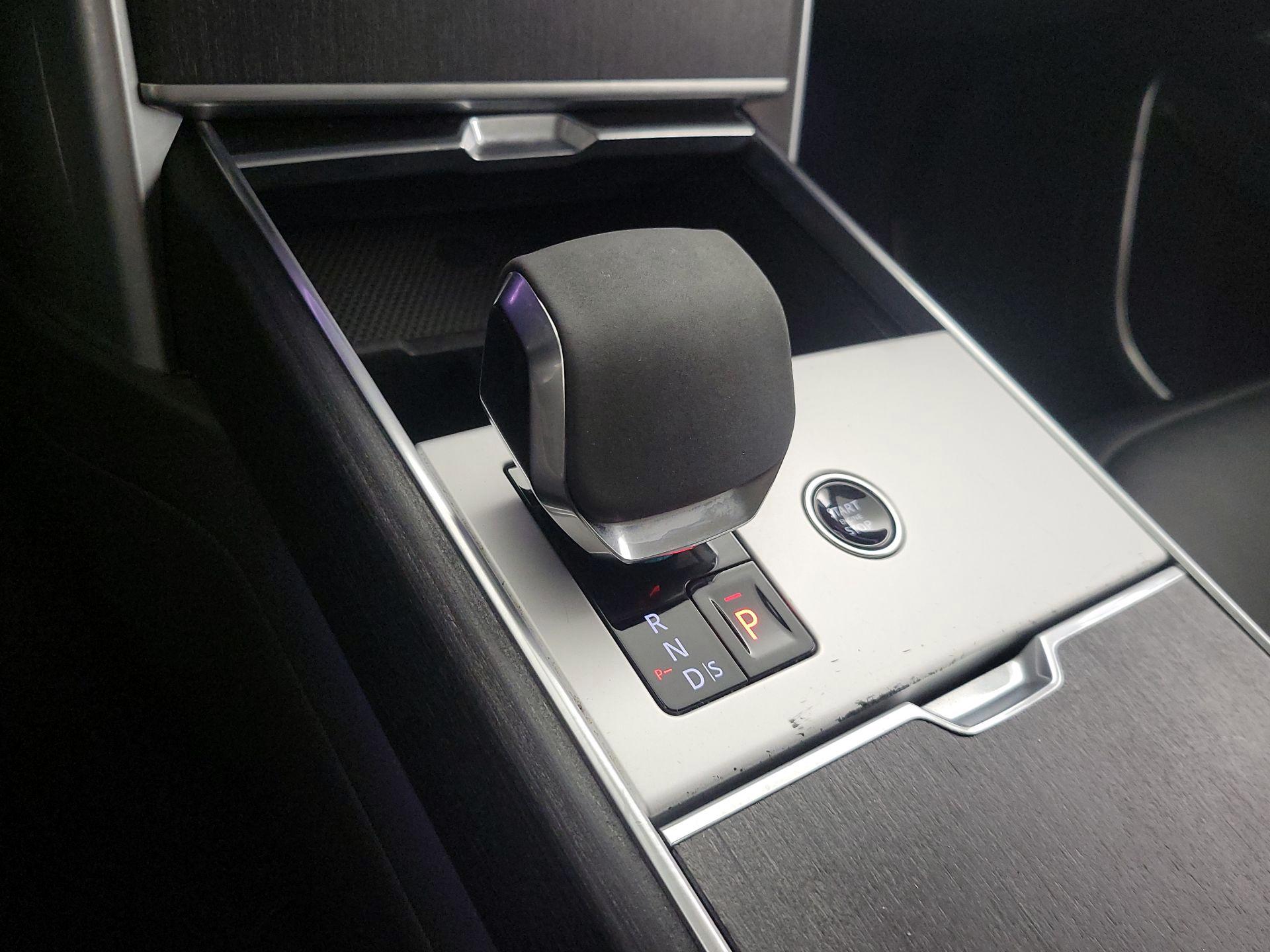 Thumbnail: 2024 Land Rover Range Rover - 18