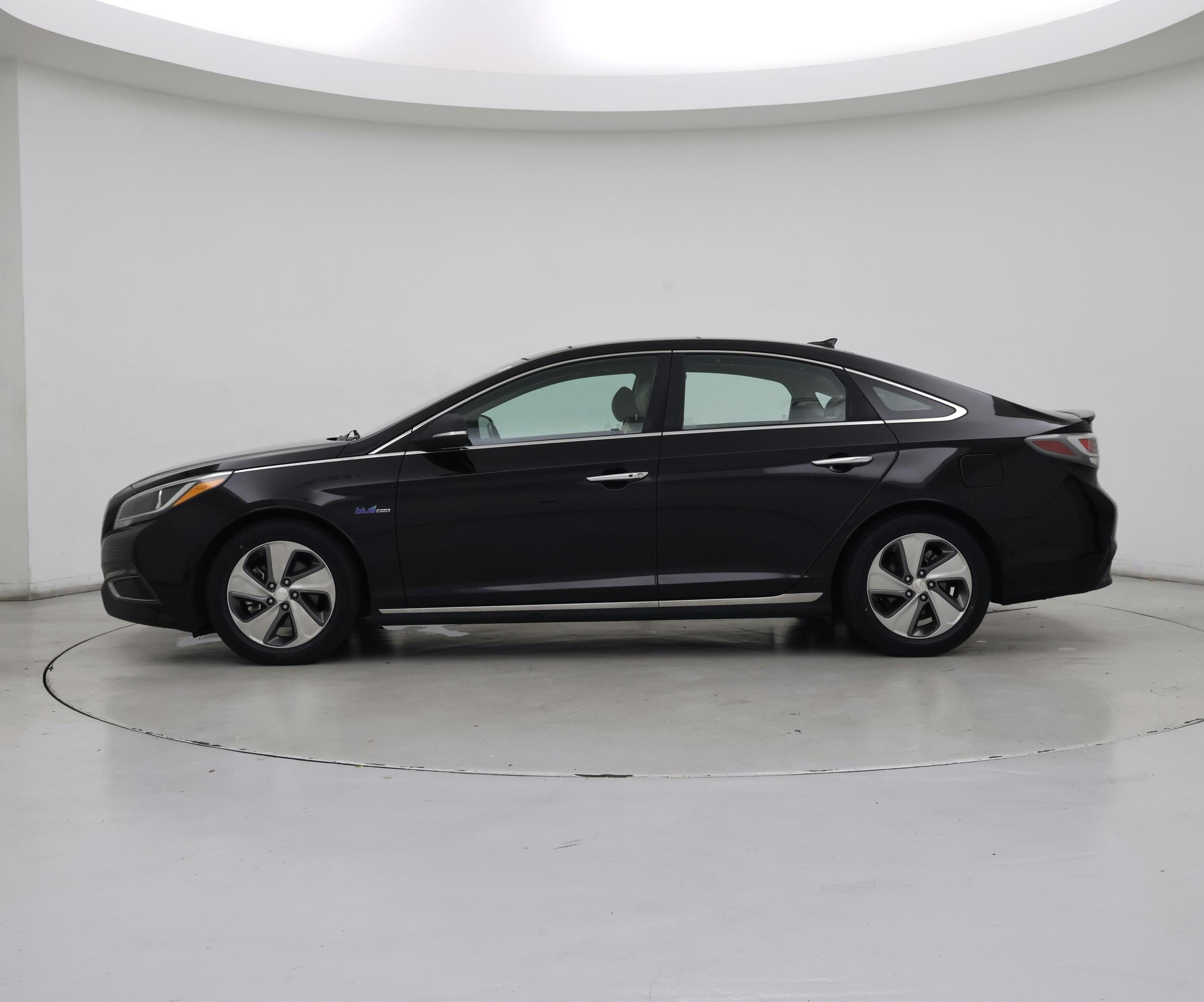 Thumbnail: 2016 Hyundai Sonata - 3