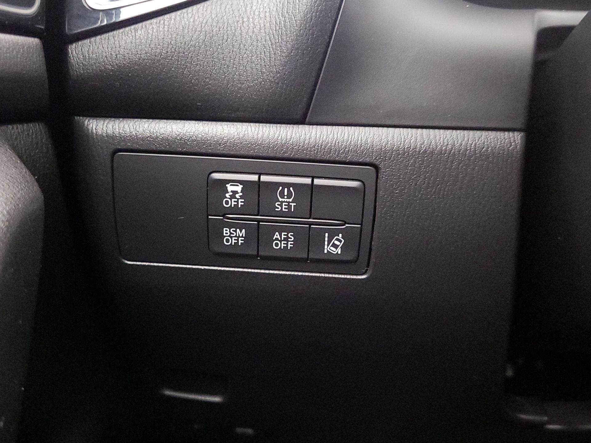 Thumbnail: 2015 Mazda Mazda3 - 13