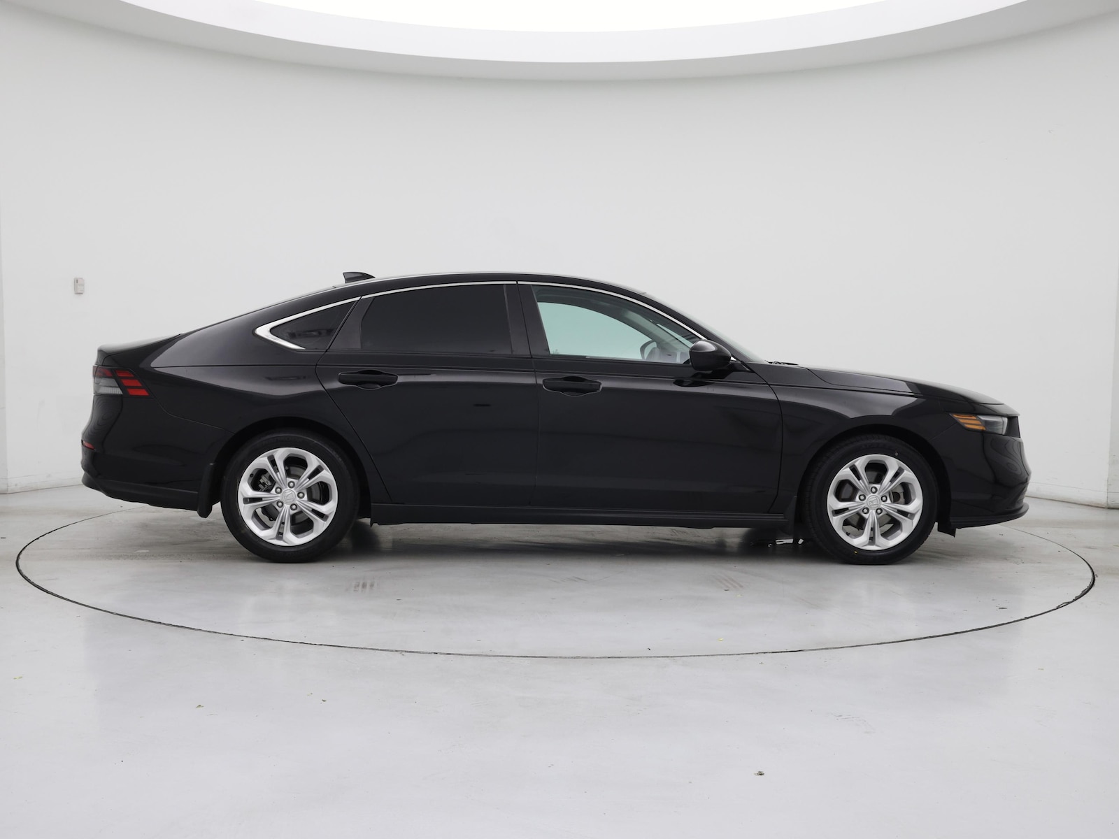 2024 Honda Accord LX - Photo 8