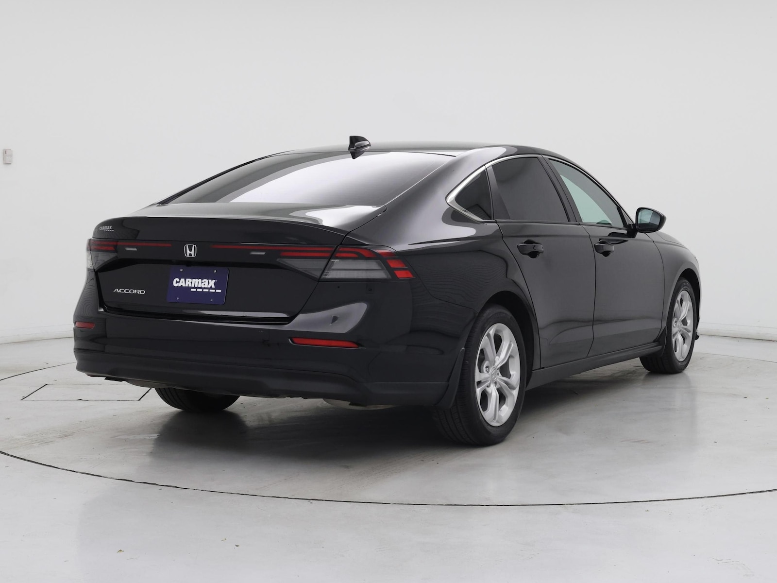 2024 Honda Accord LX - Photo 9