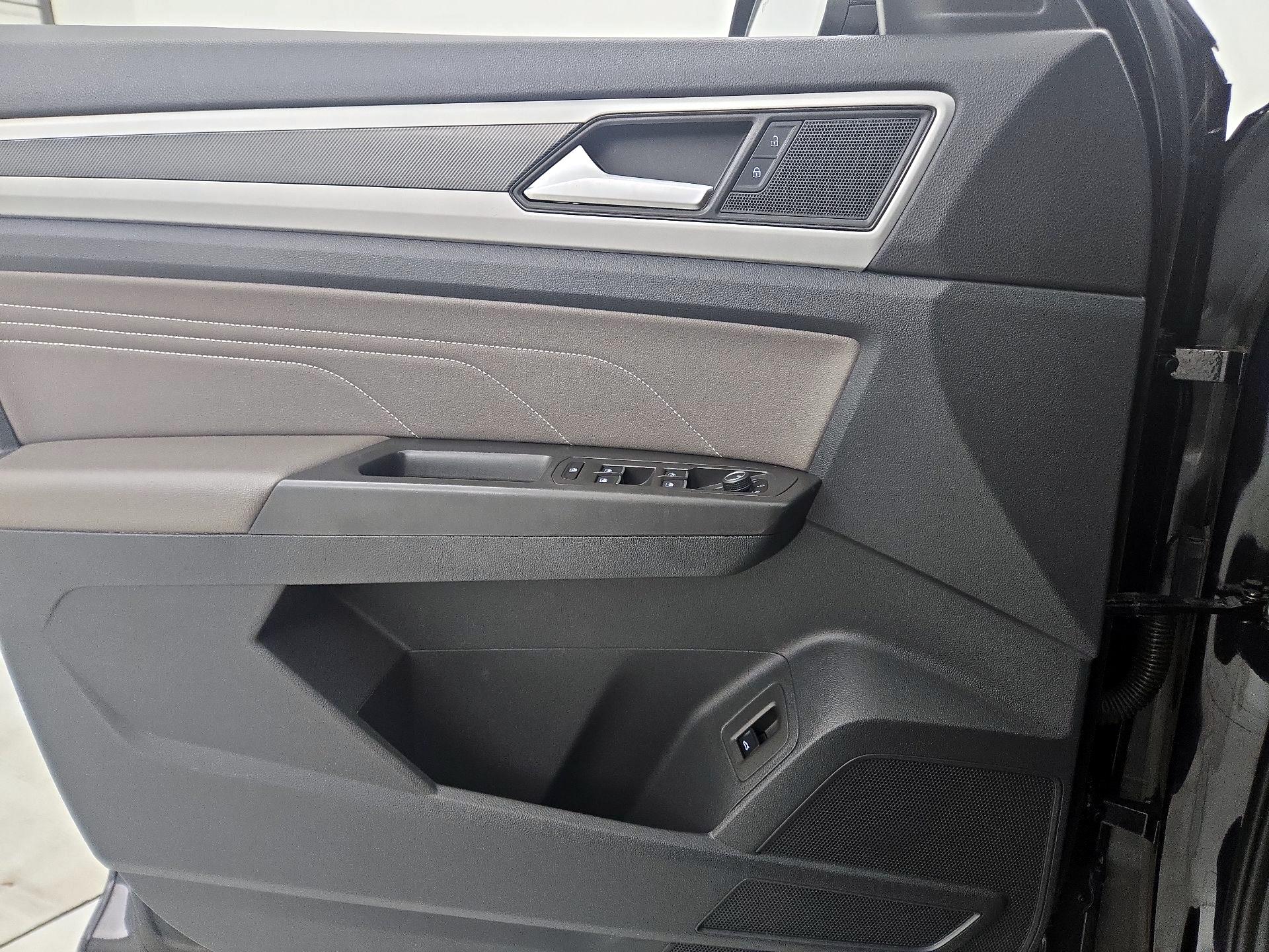 Thumbnail: 2022 Volkswagen Atlas - 12