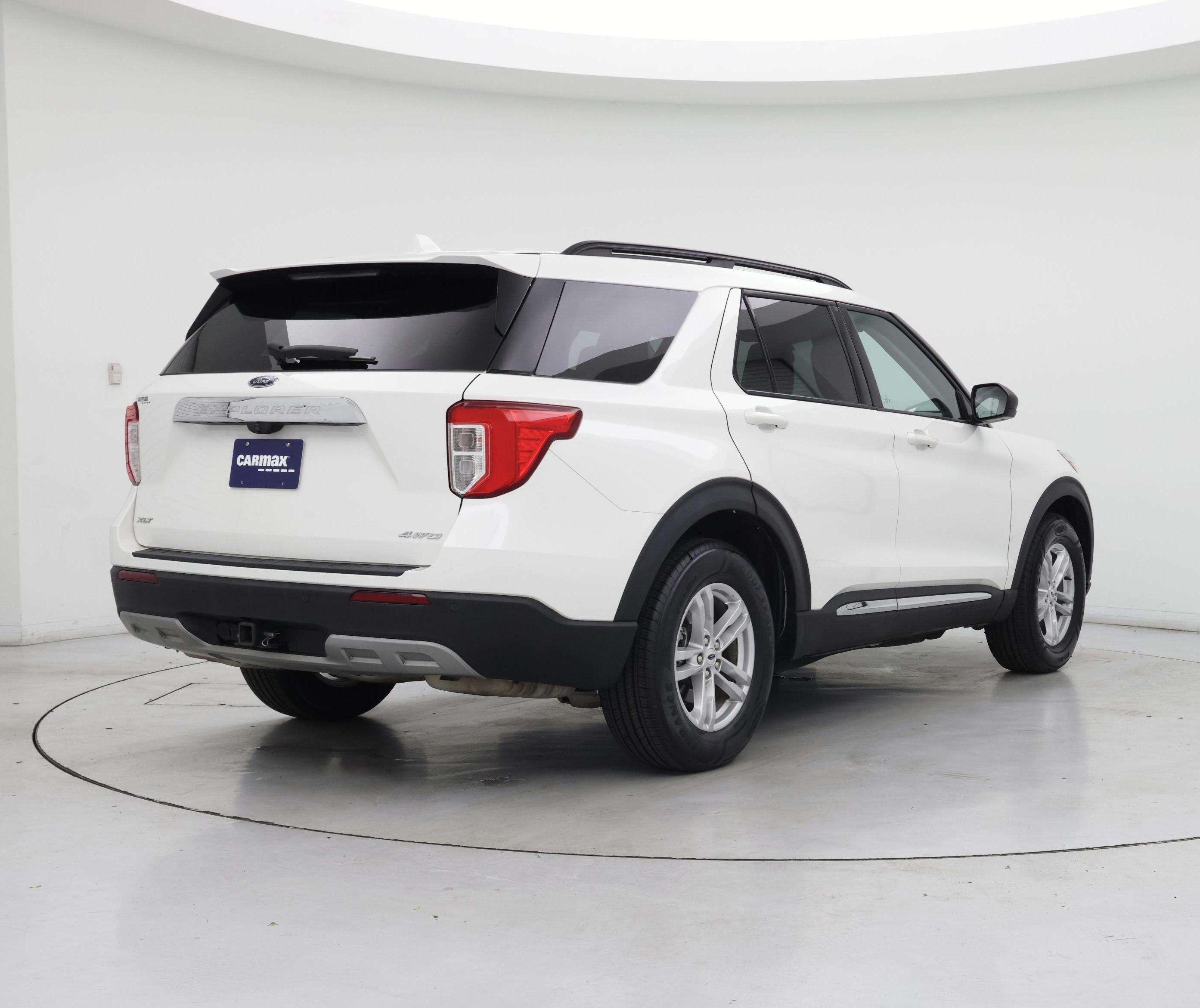 Thumbnail: 2022 Ford Explorer - 8