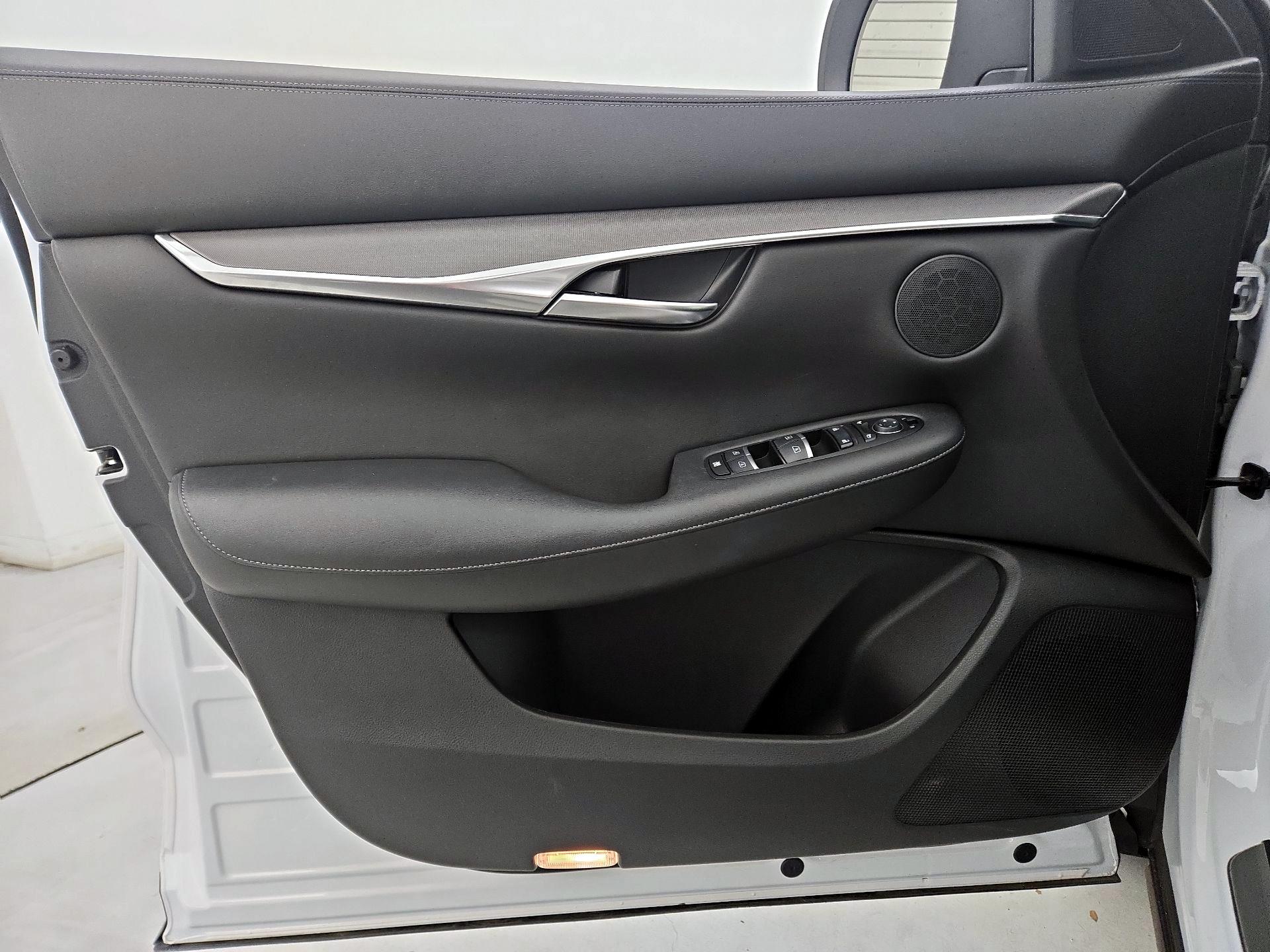 Thumbnail: 2022 INFINITI QX50 - 12