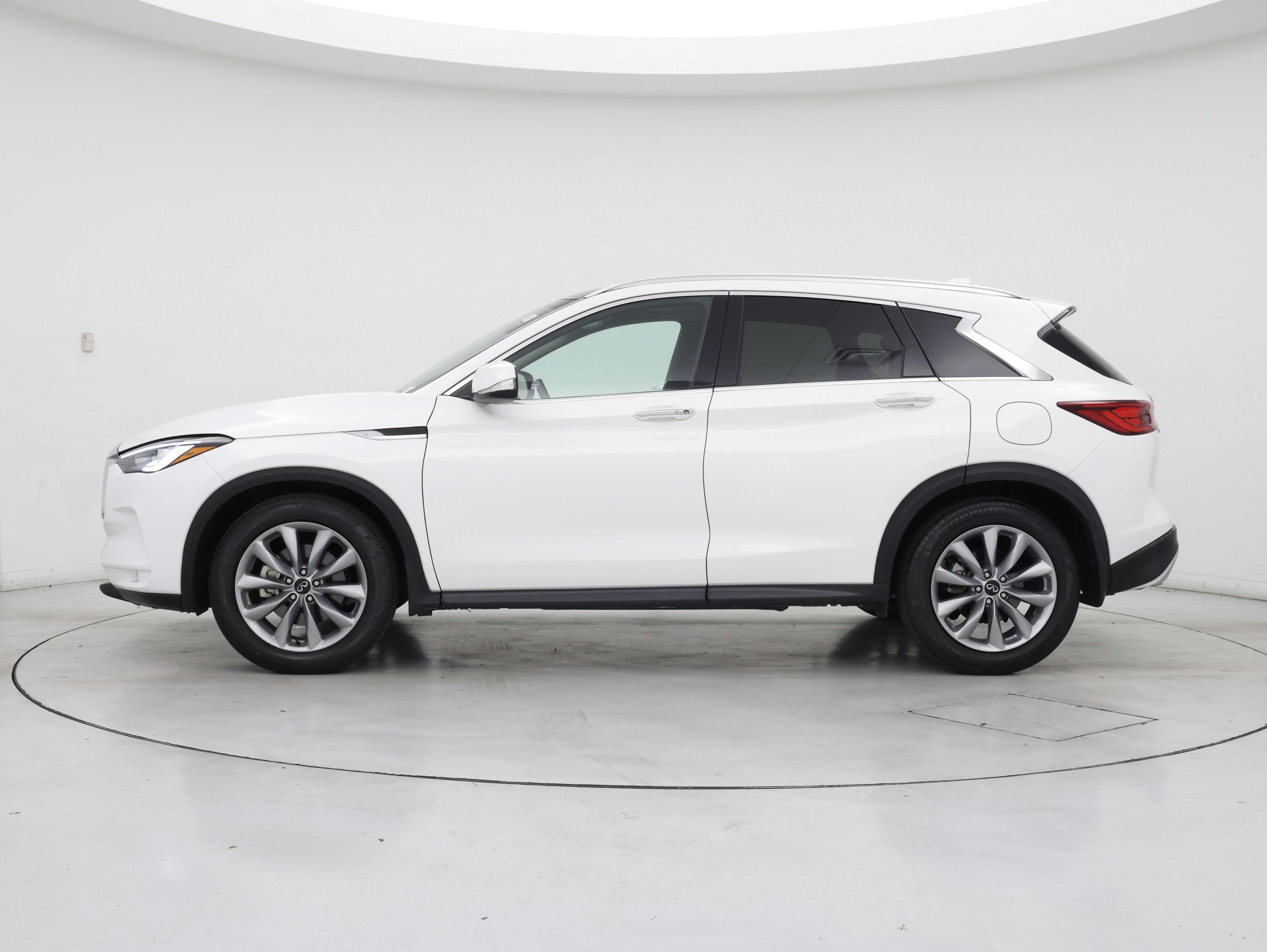 Thumbnail: 2022 INFINITI QX50 - 3