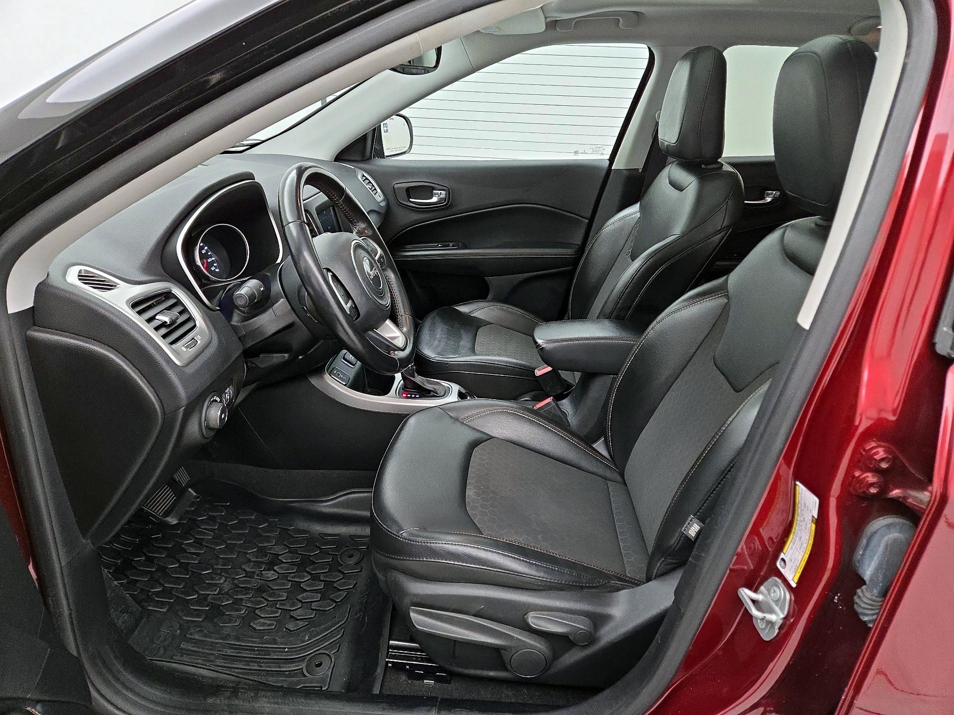 Thumbnail: 2020 Jeep Compass - 11