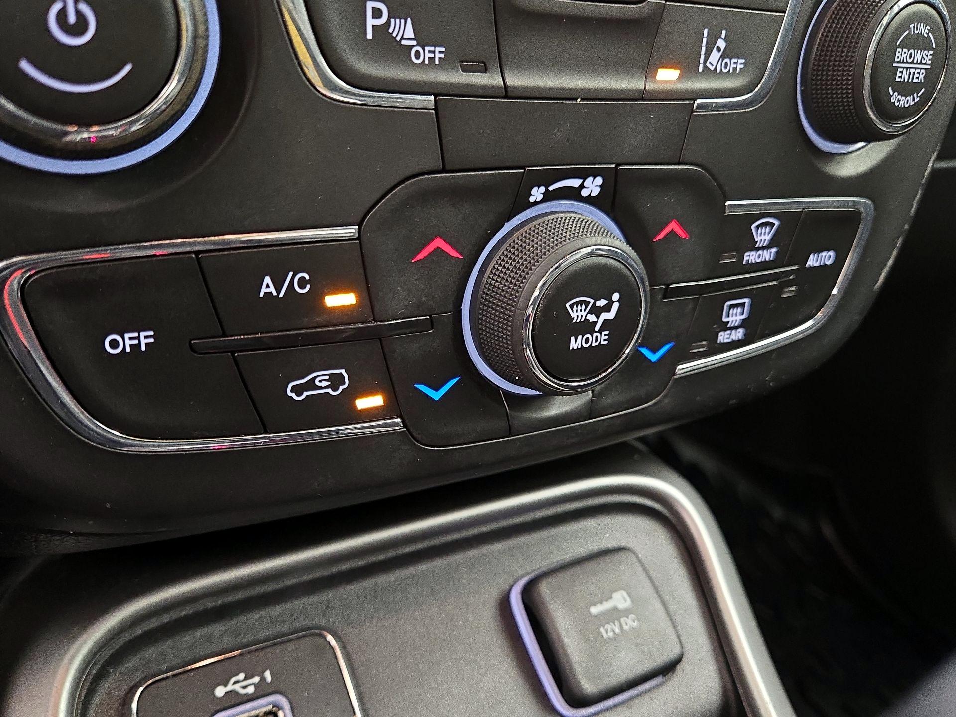 Thumbnail: 2020 Jeep Compass - 16