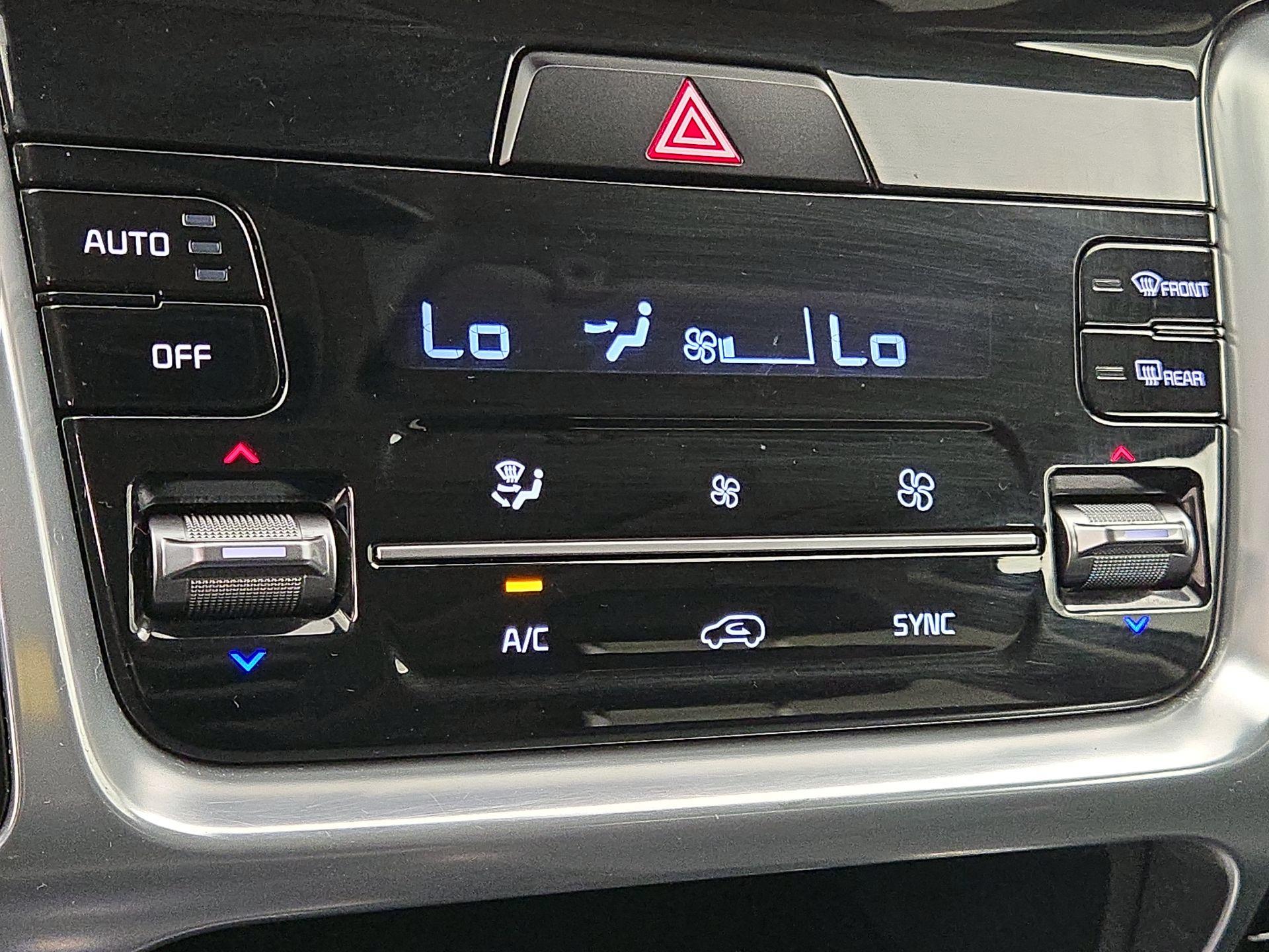 Thumbnail: 2021 Kia Sorento - 16