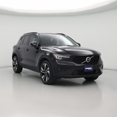 2025 Volvo XC40 B5 Plus Dark Theme