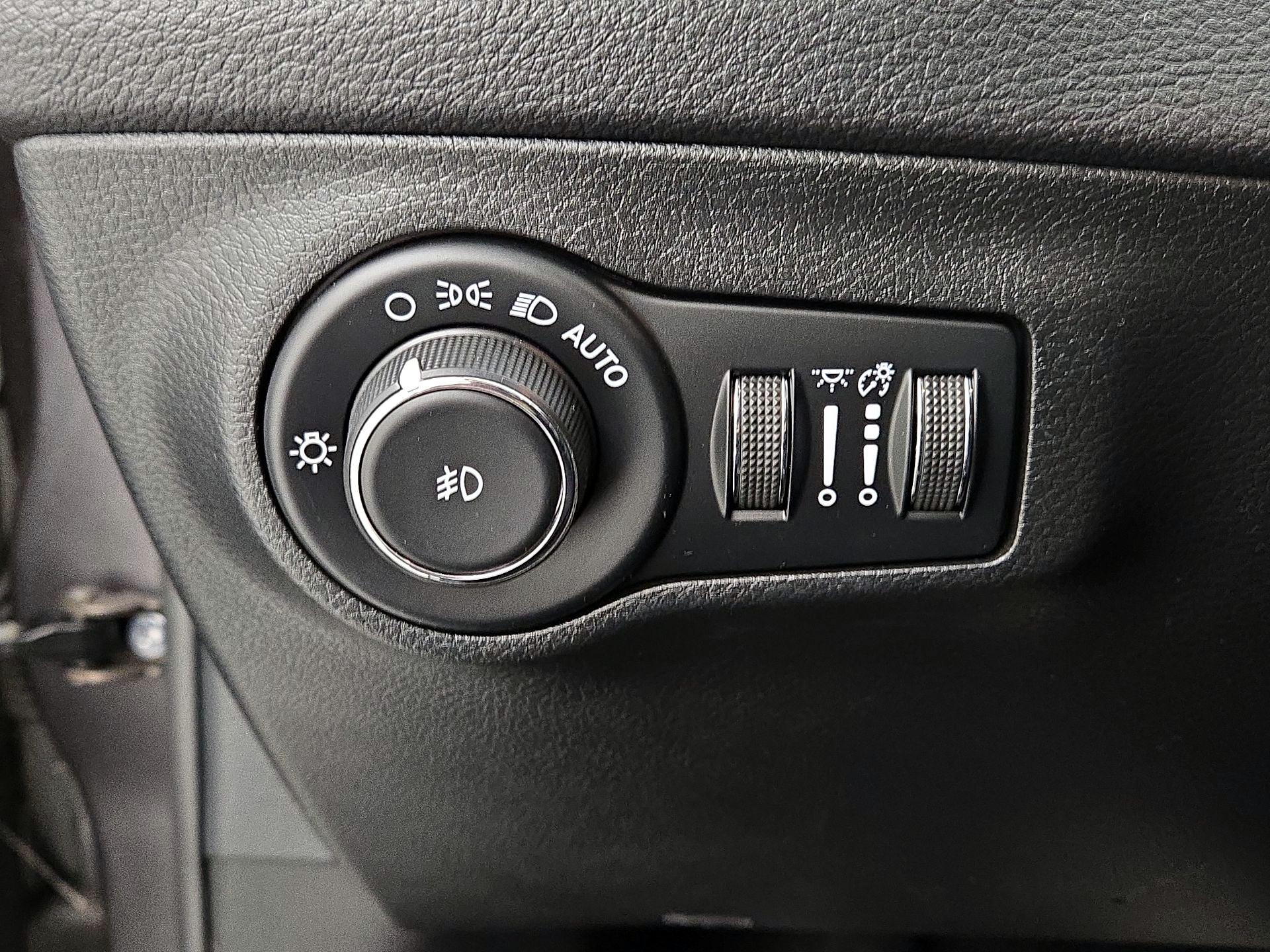 Thumbnail: 2020 Jeep Compass - 13