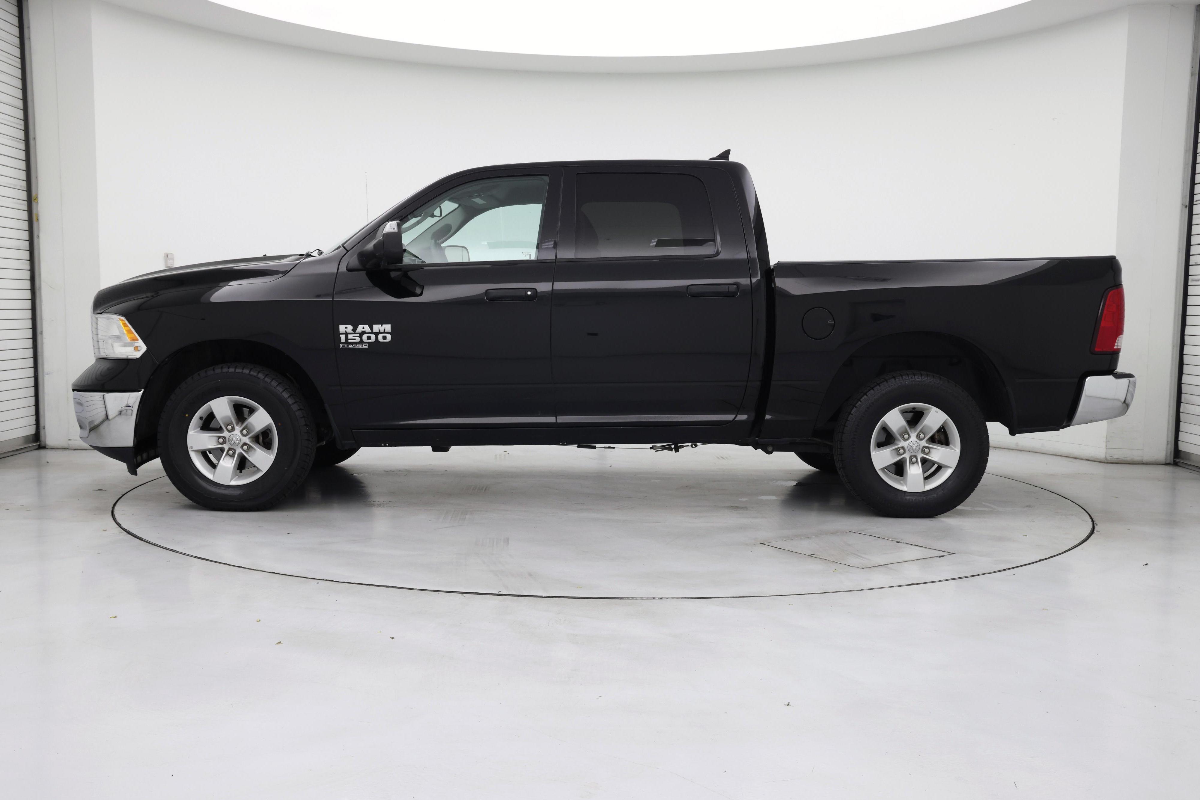 Thumbnail: 2023 RAM 1500 Classic - 3