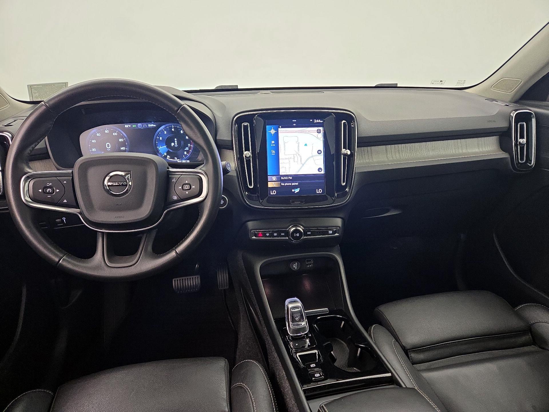 Thumbnail: 2021 Volvo XC40 - 9