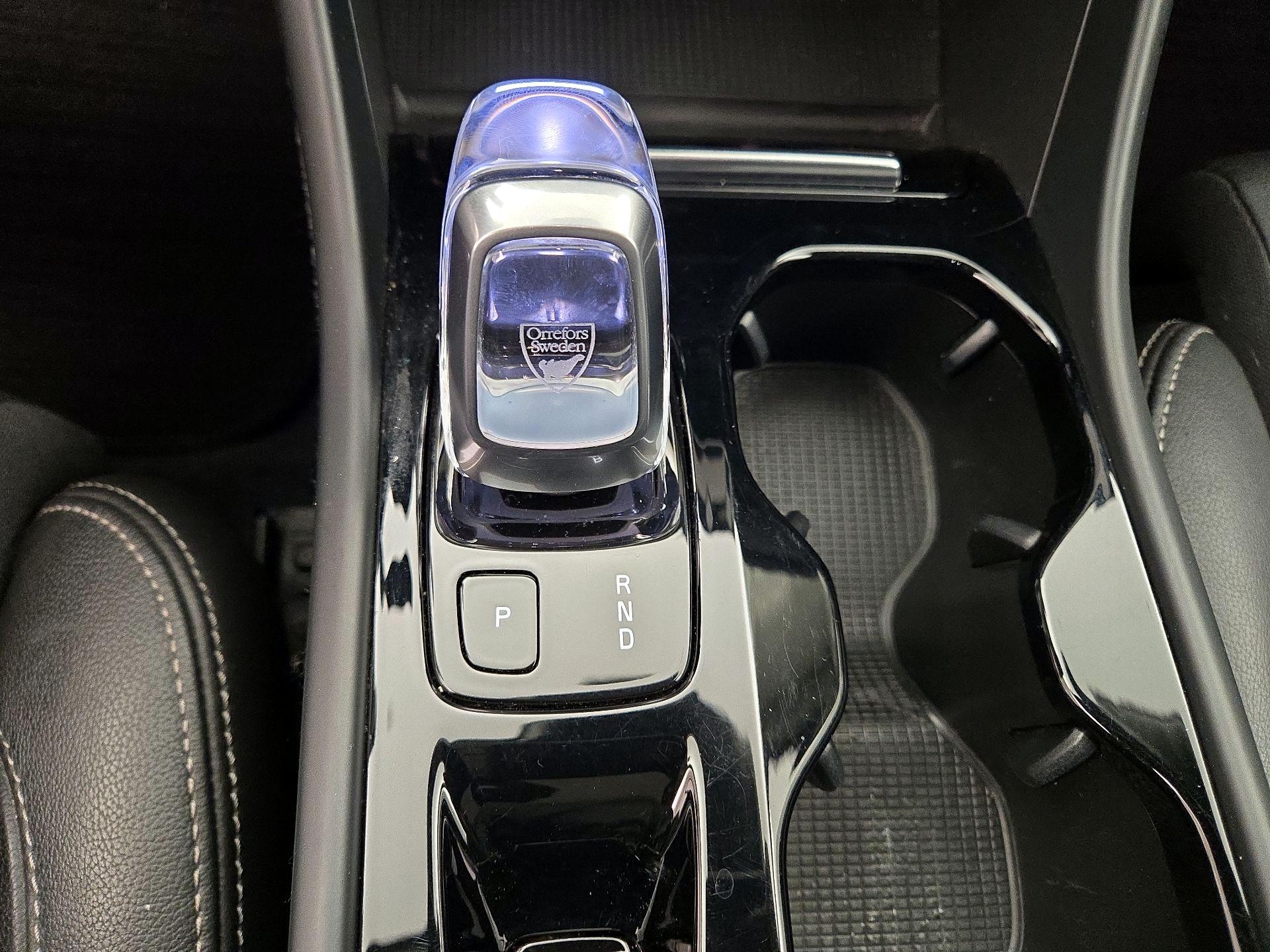 Thumbnail: 2021 Volvo XC40 - 18
