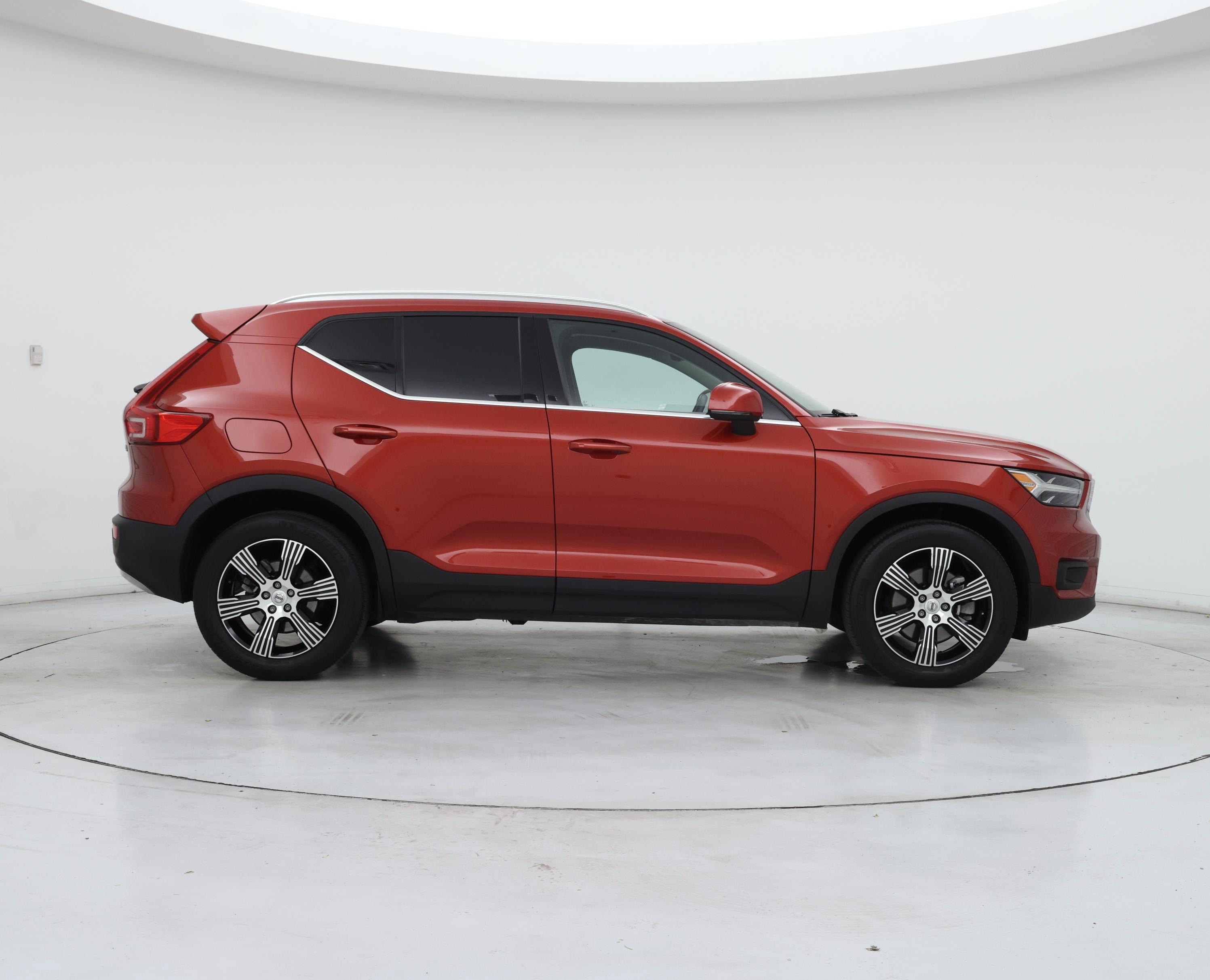 Thumbnail: 2021 Volvo XC40 - 7