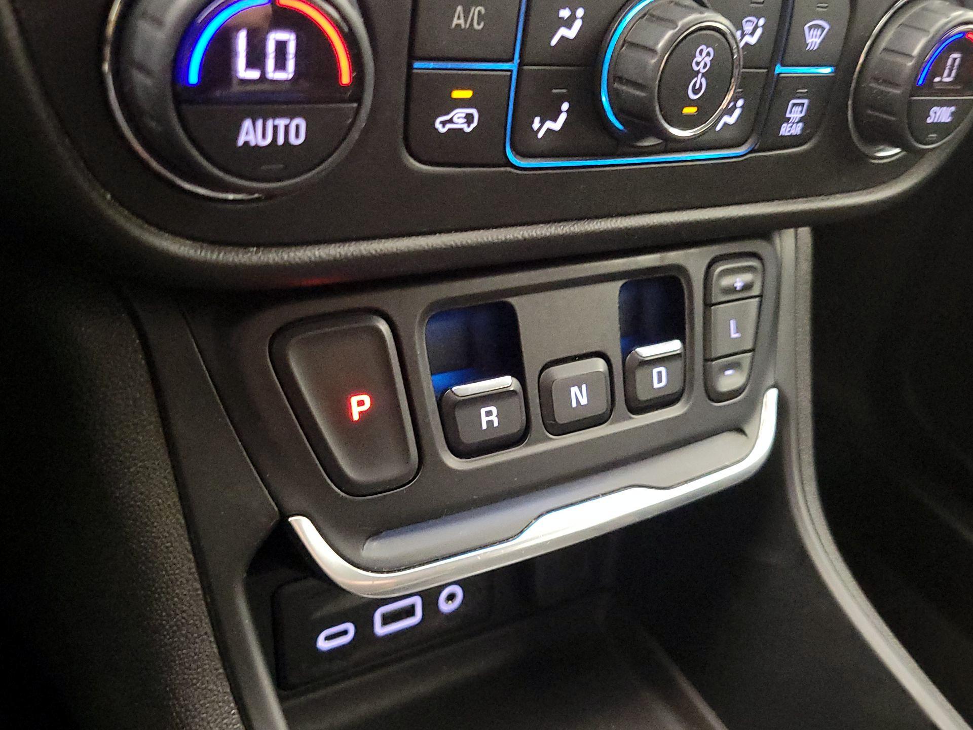 Thumbnail: 2020 GMC Terrain - 17