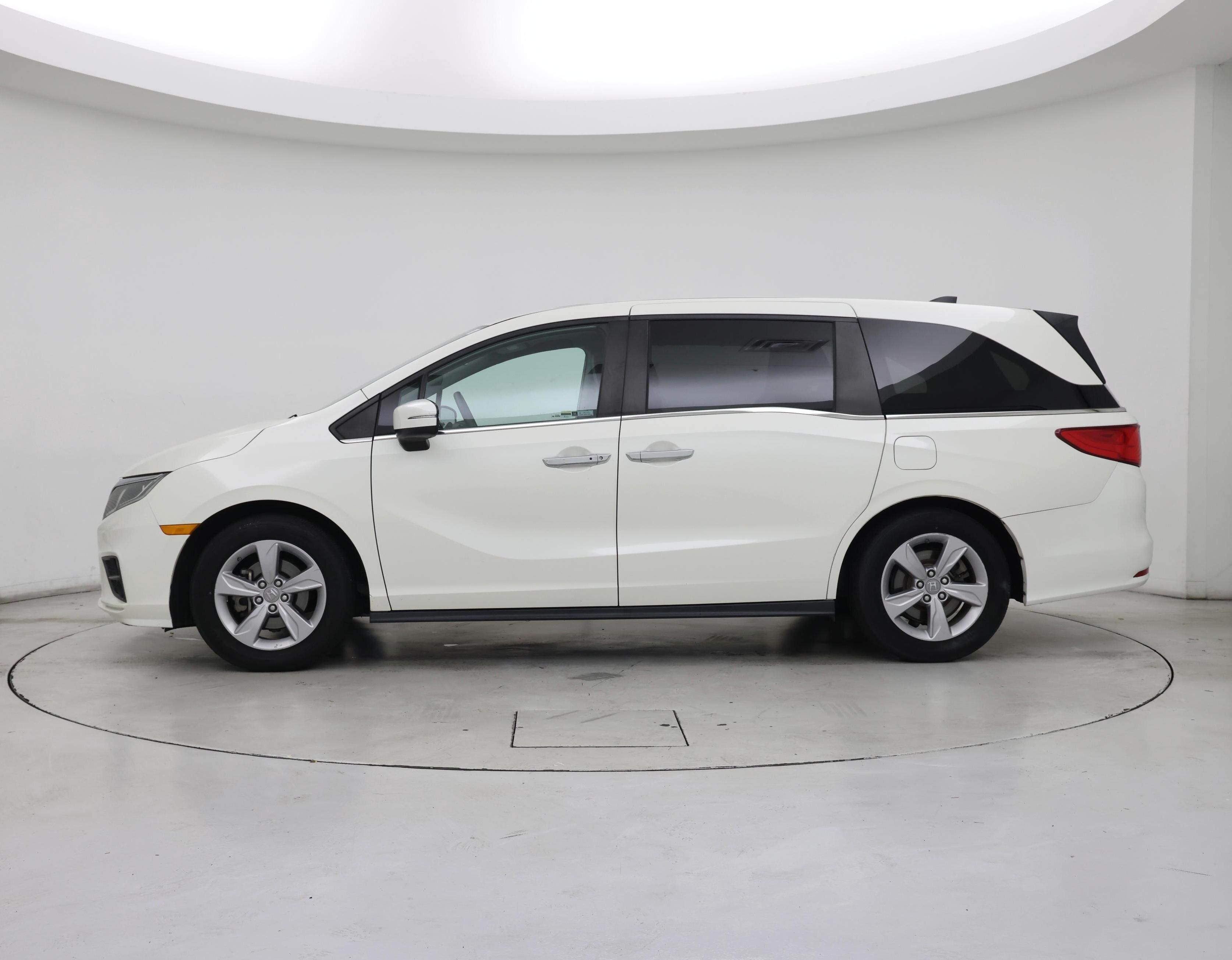 Thumbnail: 2019 Honda Odyssey - 3