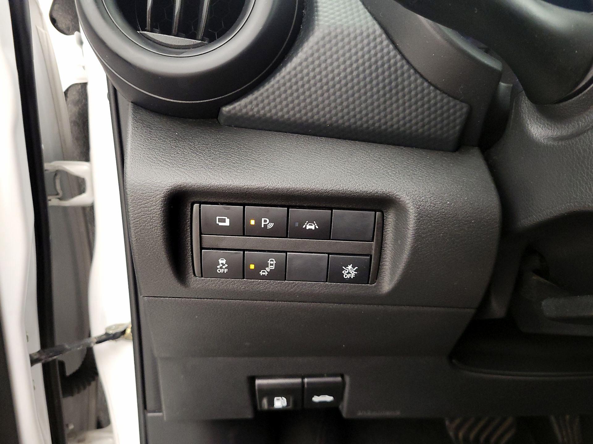 Thumbnail: 2021 Nissan Kicks - 13