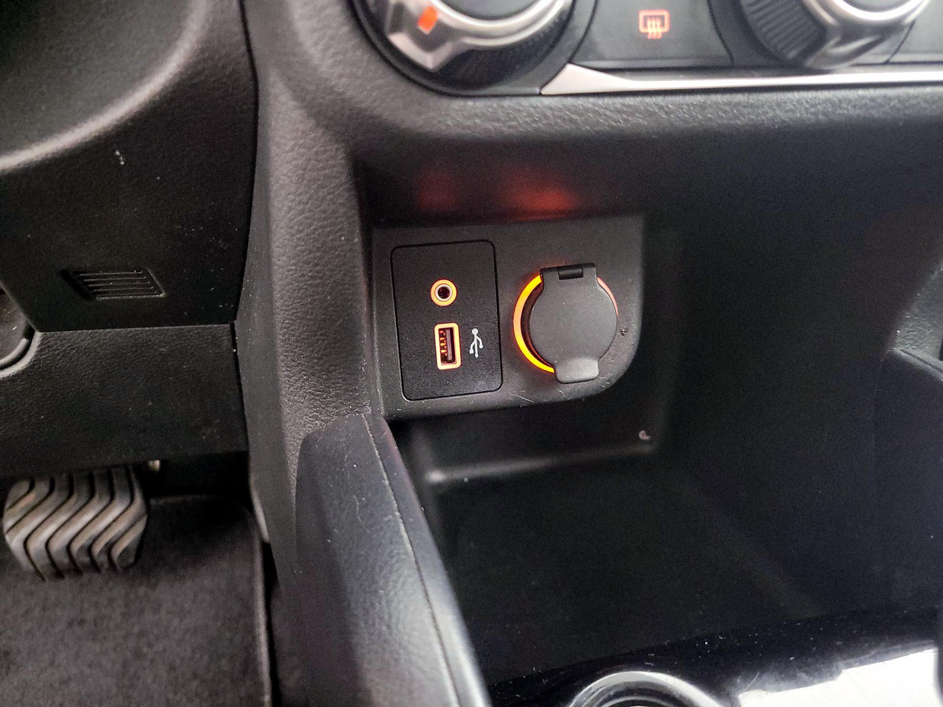 Thumbnail: 2021 Nissan Kicks - 18