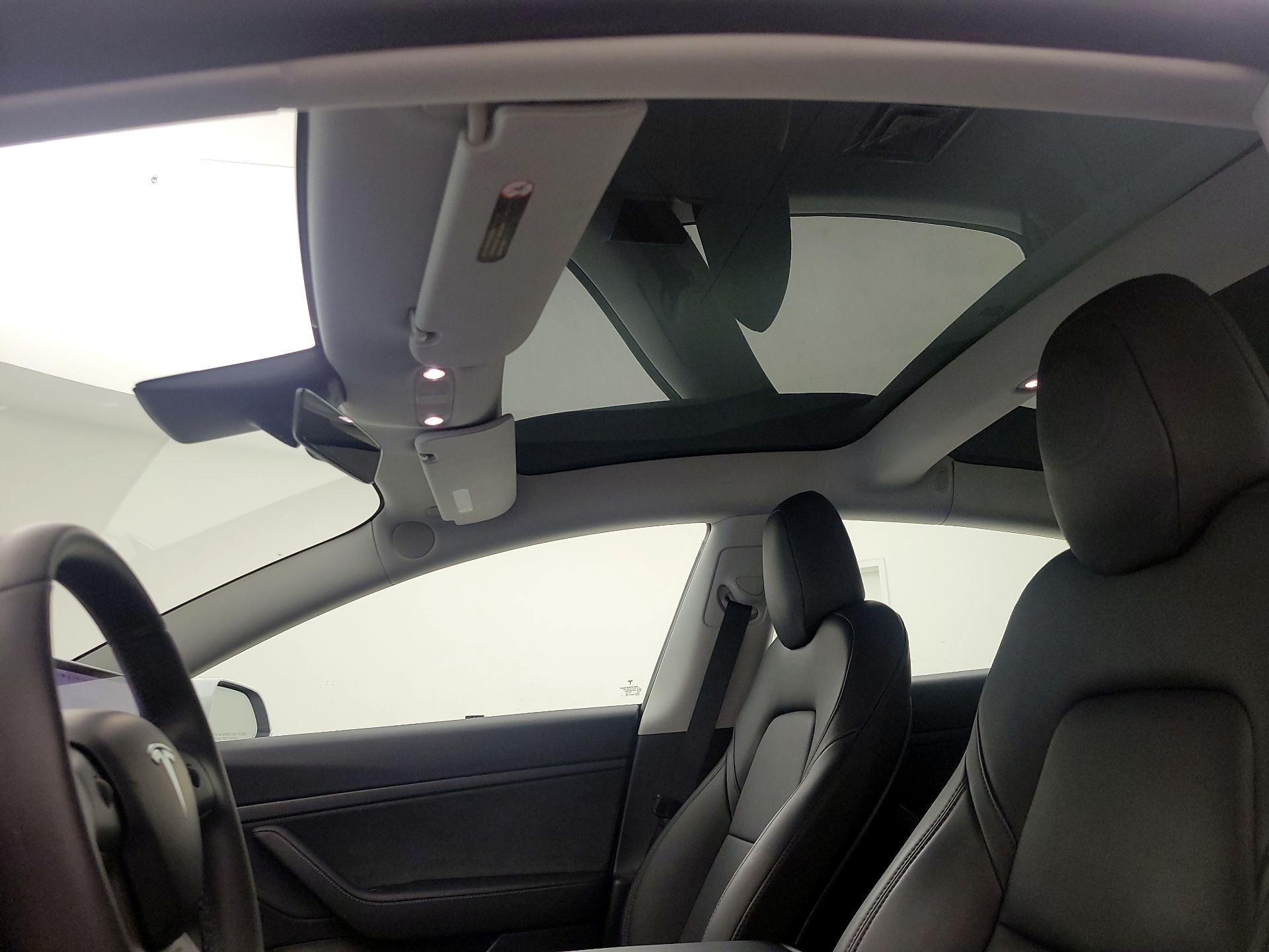 Thumbnail: 2020 Tesla Model 3 - 19