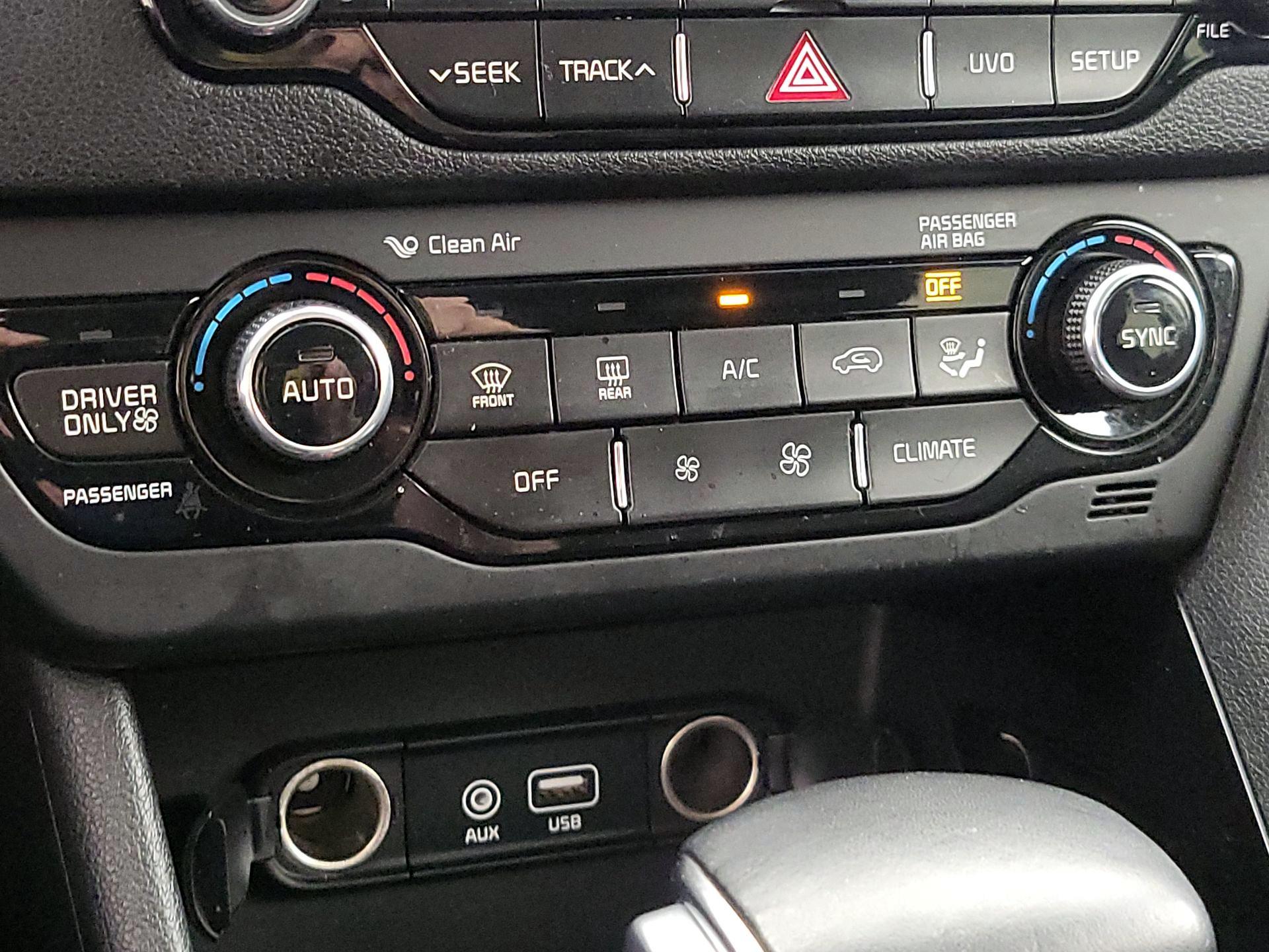 Thumbnail: 2018 Kia Niro - 17