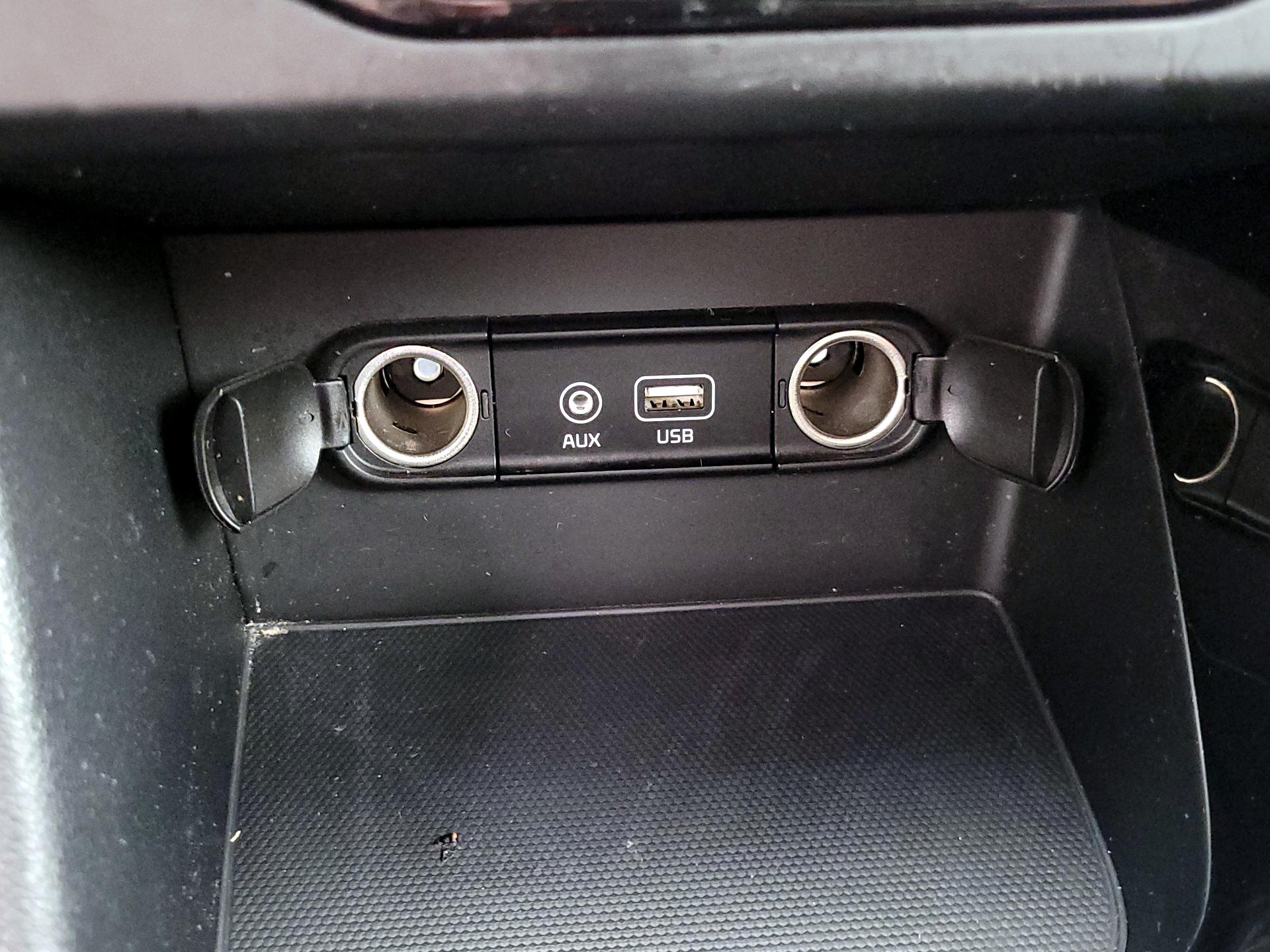 Thumbnail: 2018 Kia Niro - 19