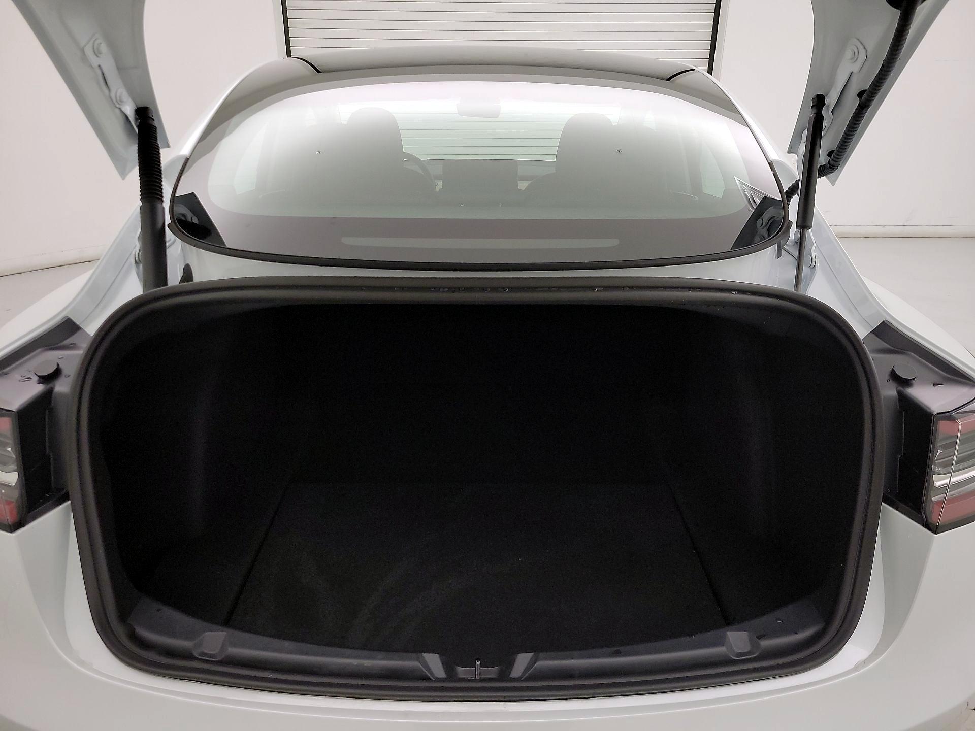 Thumbnail: 2022 Tesla Model 3 - 20