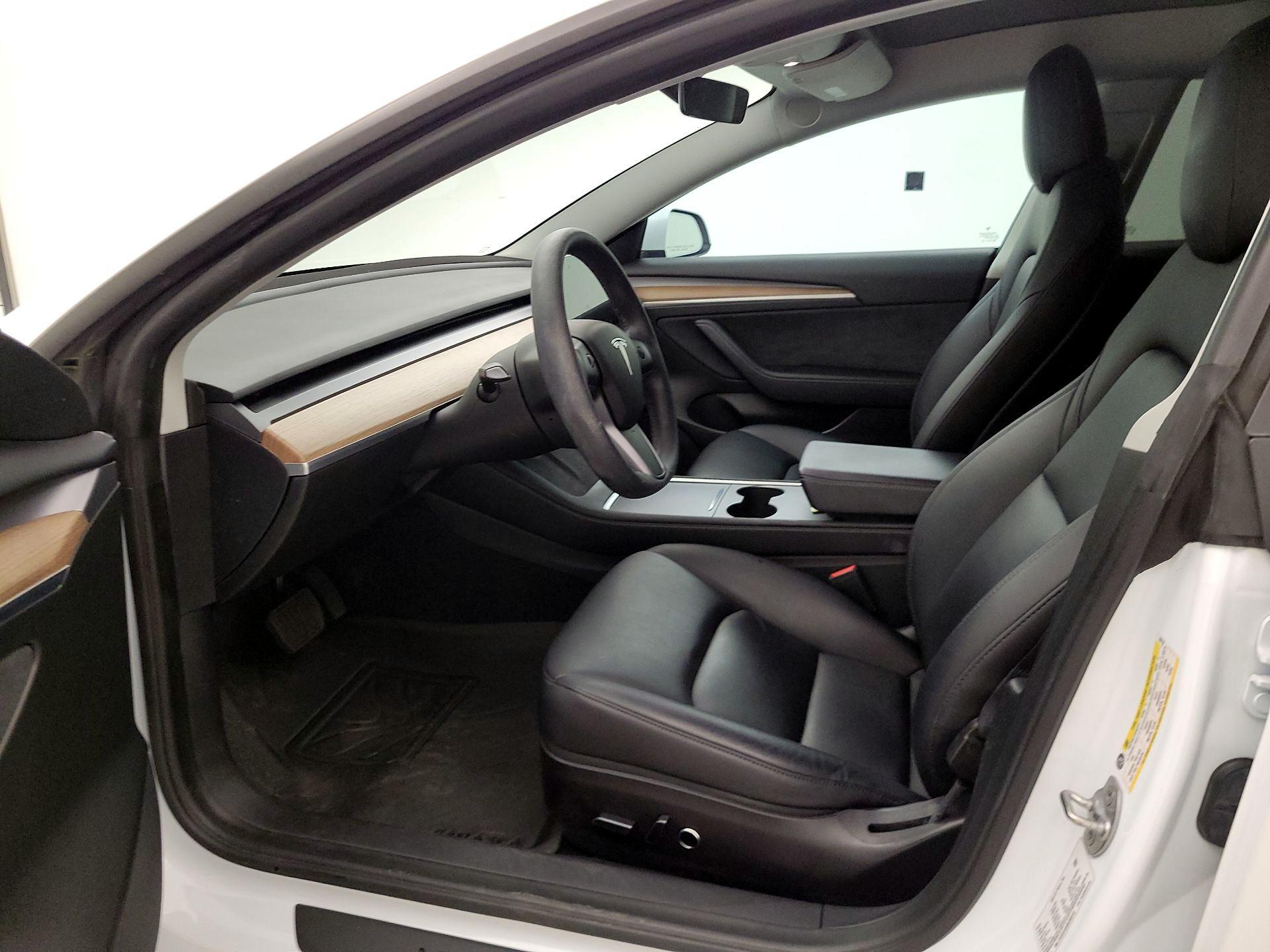 Thumbnail: 2022 Tesla Model 3 - 11