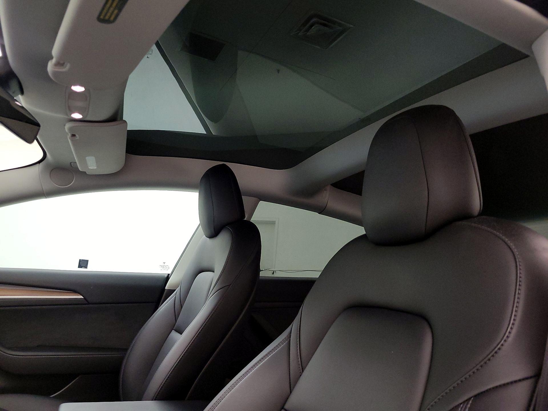 Thumbnail: 2022 Tesla Model 3 - 19