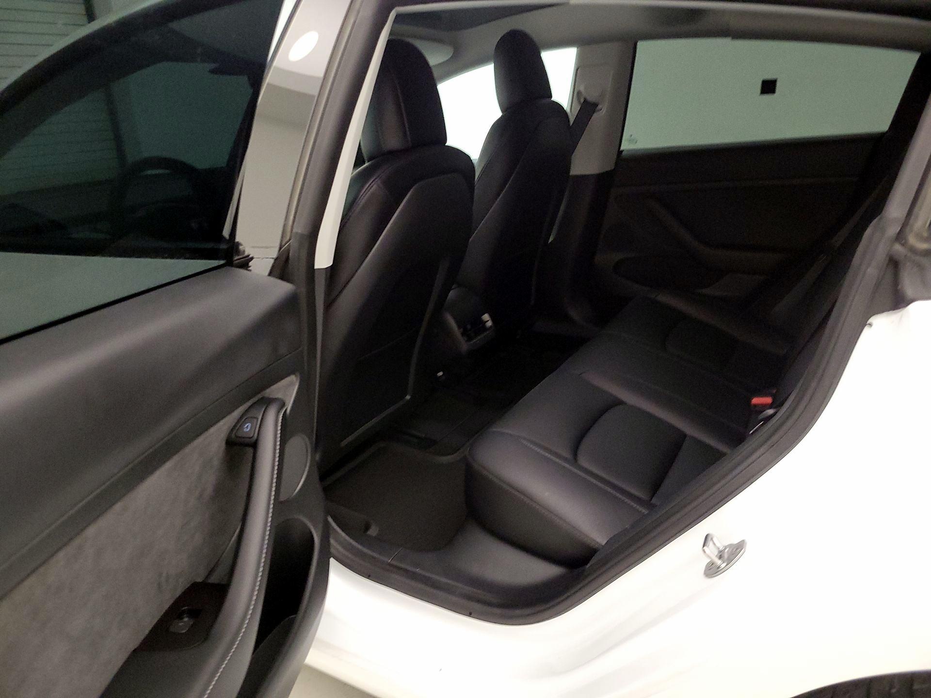 Thumbnail: 2022 Tesla Model 3 - 20