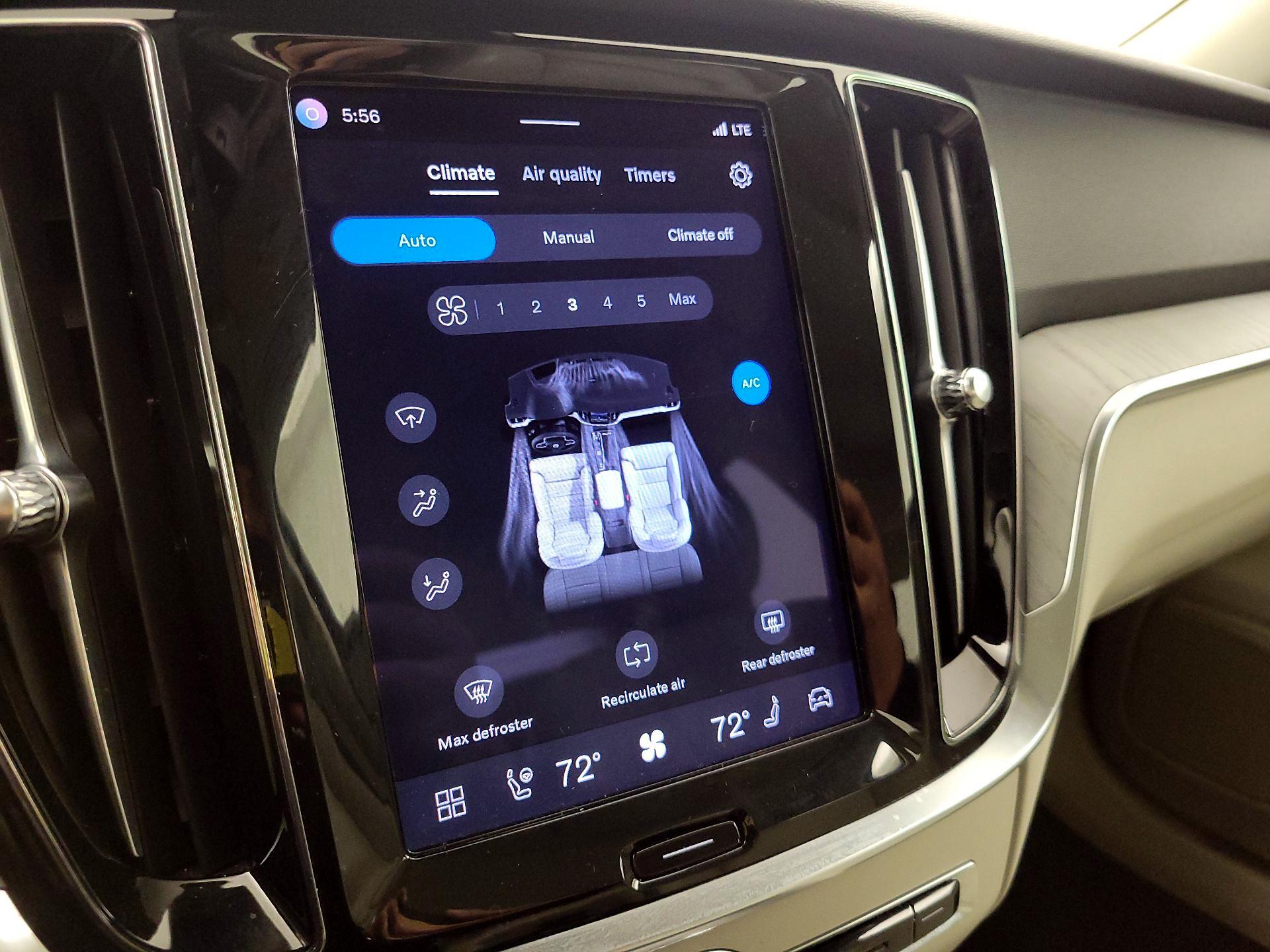 Thumbnail: 2024 Volvo S60 - 16